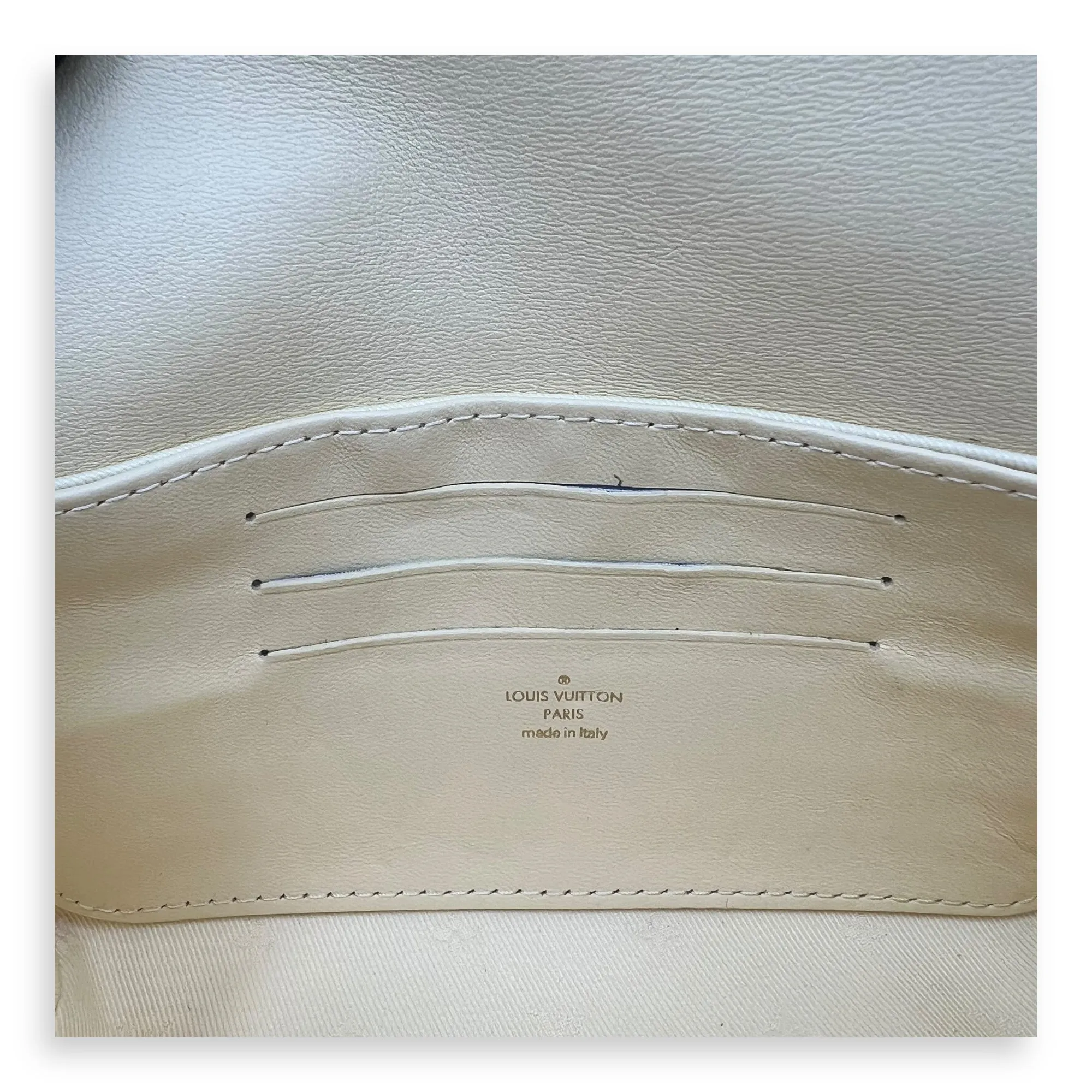 Bubblegram Wallet on Strap Yellow Crossbody Bag in Lambskin, Gold hardware