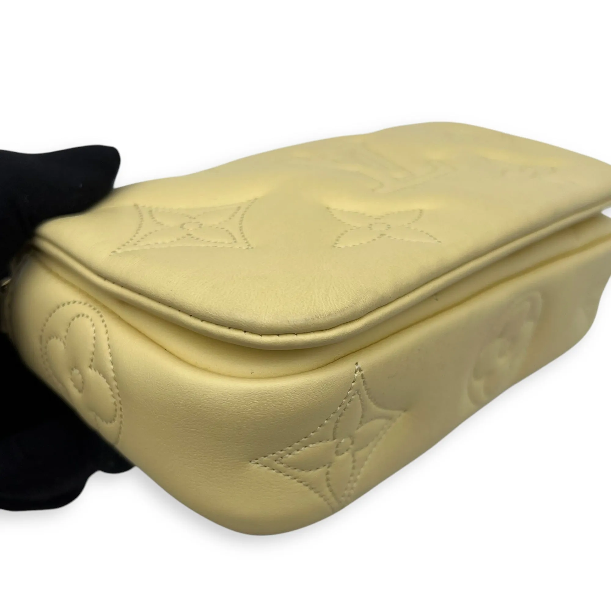 Bubblegram Wallet on Strap Yellow Crossbody Bag in Lambskin, Gold hardware