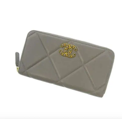 CHANEL 19 Chain CC Logo Matelasse Zip Around Gray Lambskin wallet