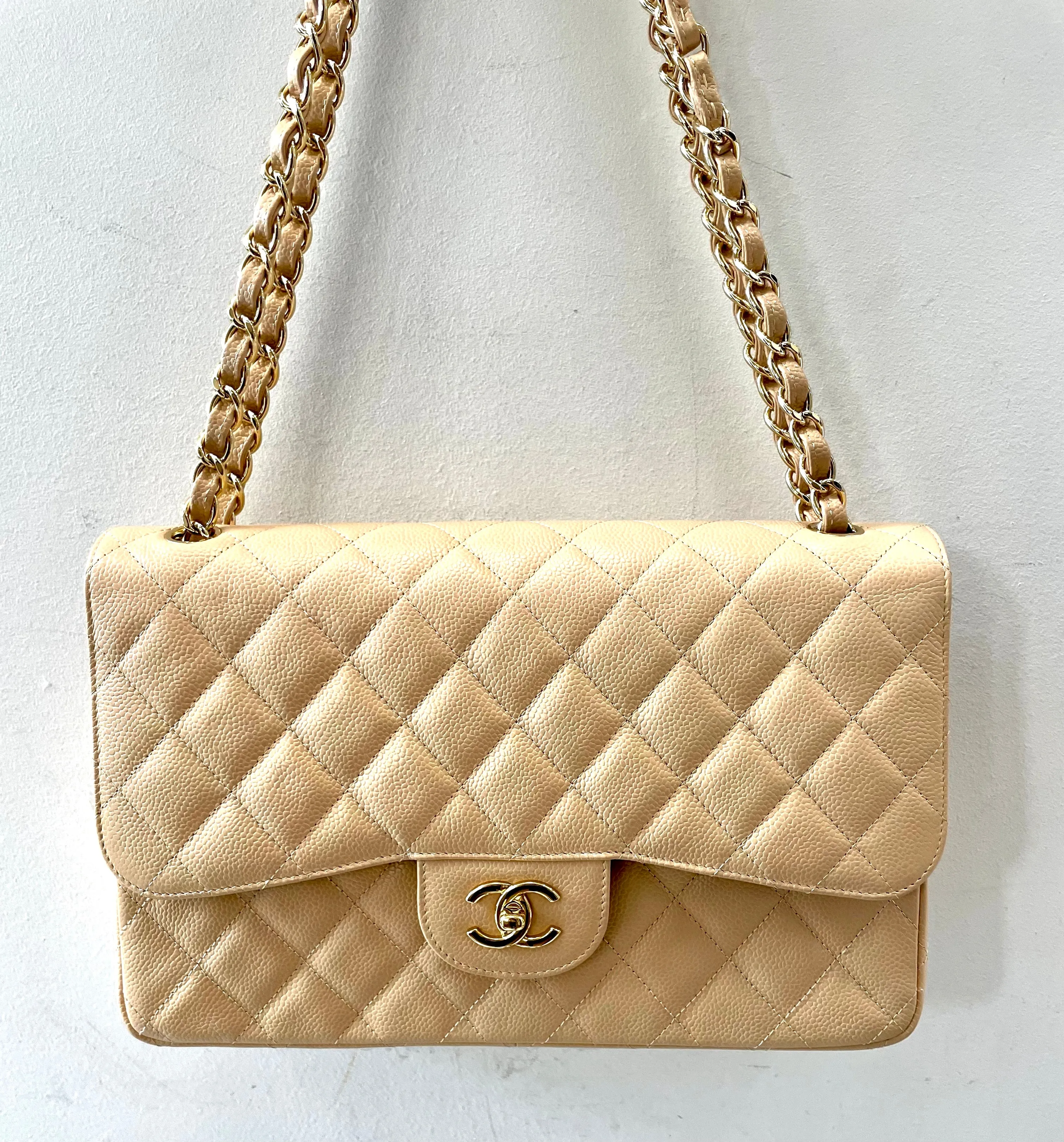 CHANEL CAVIAR QUILTED JUMBO DOUBLE FLAP SHOULDER BAG
