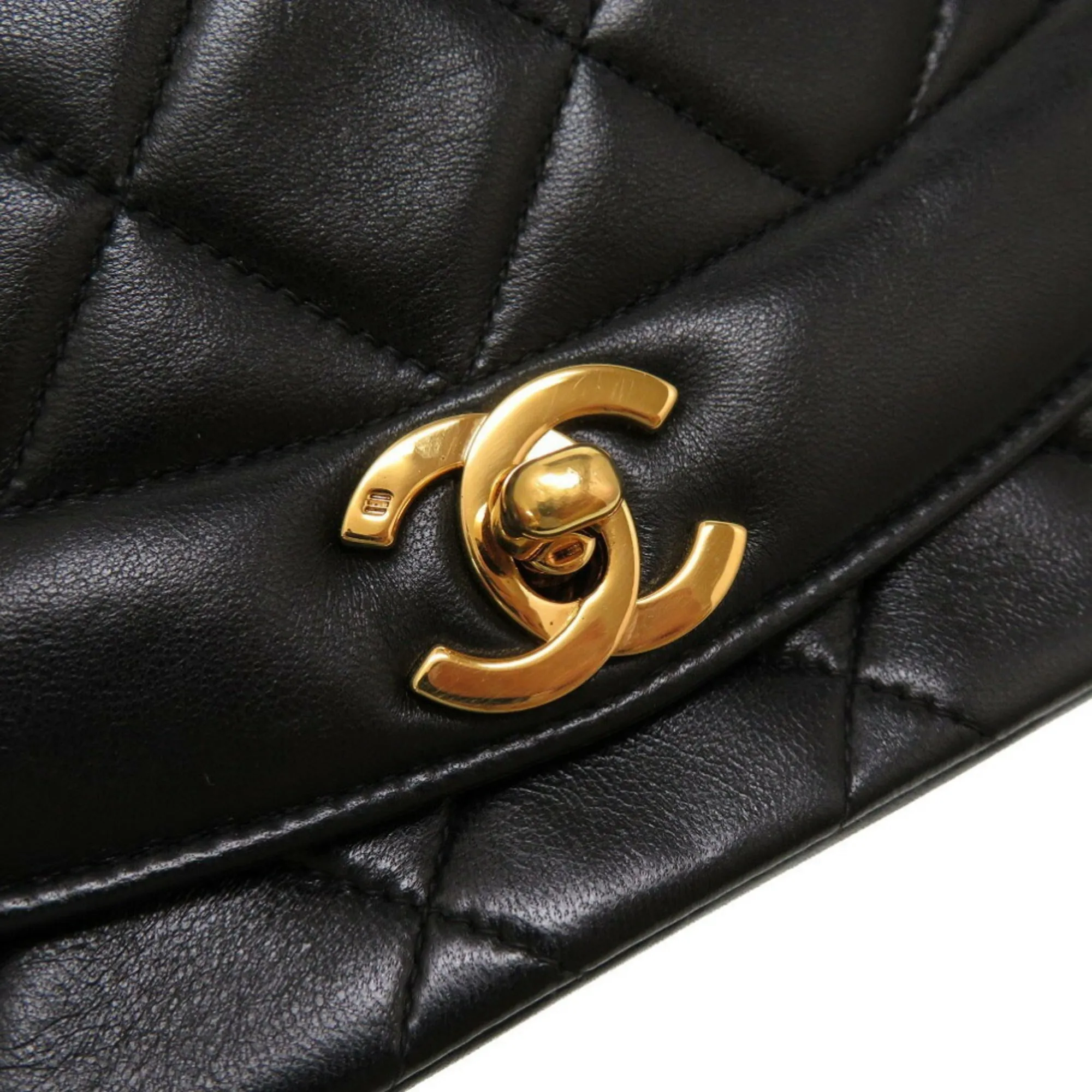 Chanel Diana 22 Lambskin Black No. 4 Gold Chain Shoulder Bag Matelasse Coco Mark Turnlock
