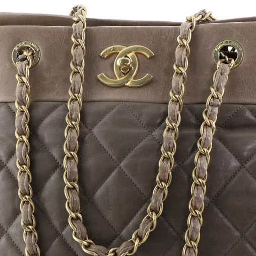 CHANEL GREIGE QUILTED DISTRESSED LEATHER CHAIN TOTE BAG