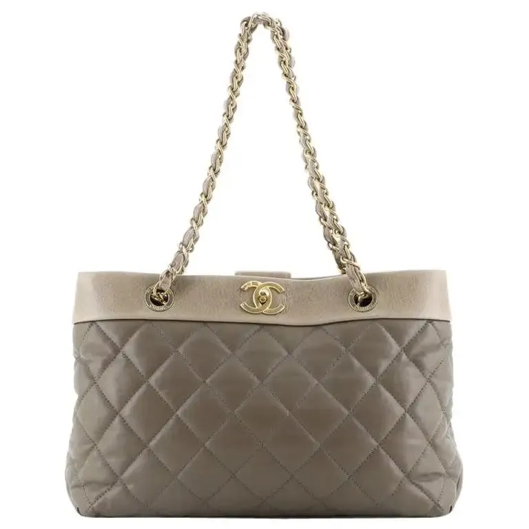 CHANEL GREIGE QUILTED DISTRESSED LEATHER CHAIN TOTE BAG
