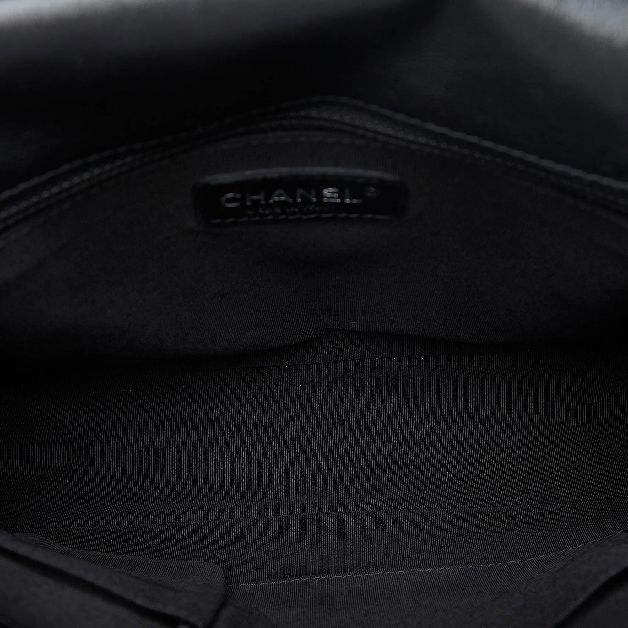 Chanel Large Lambskin Boy Bag (SHG-m0YwJJ)