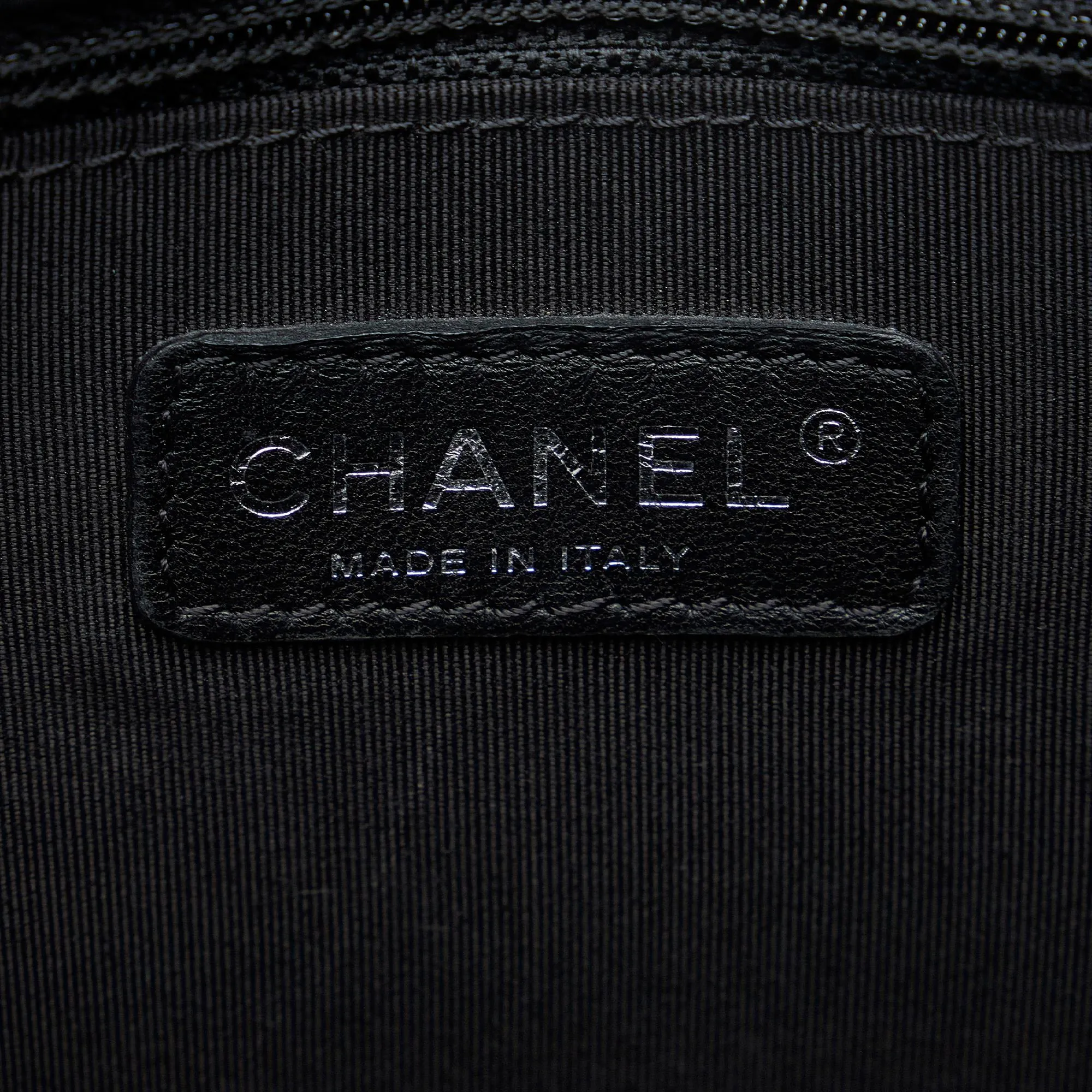 Chanel Large Lambskin Boy Bag (SHG-m0YwJJ)