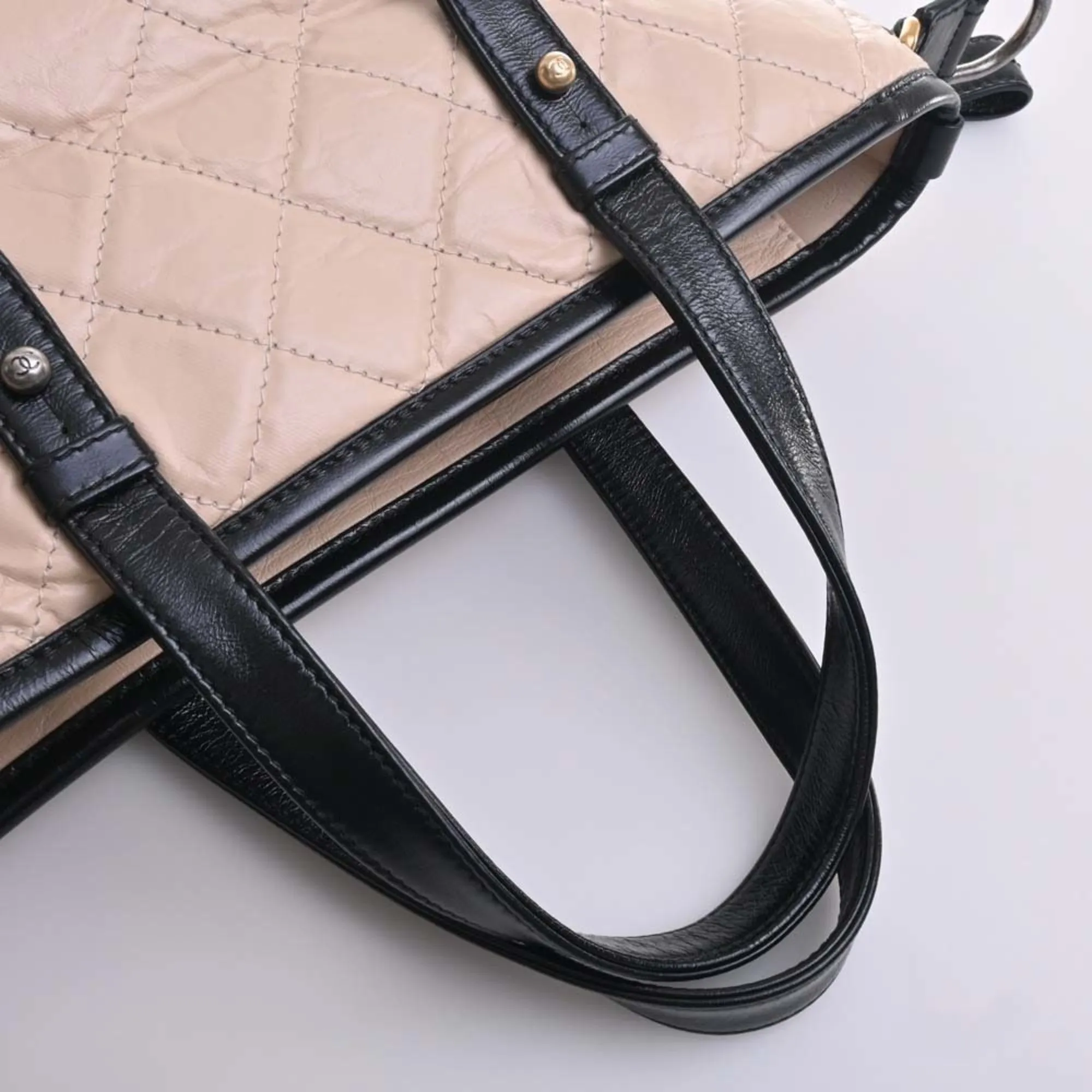 Chanel Leather Gabriel de Cocomark Shoulder Bag Beige/Black Ladies