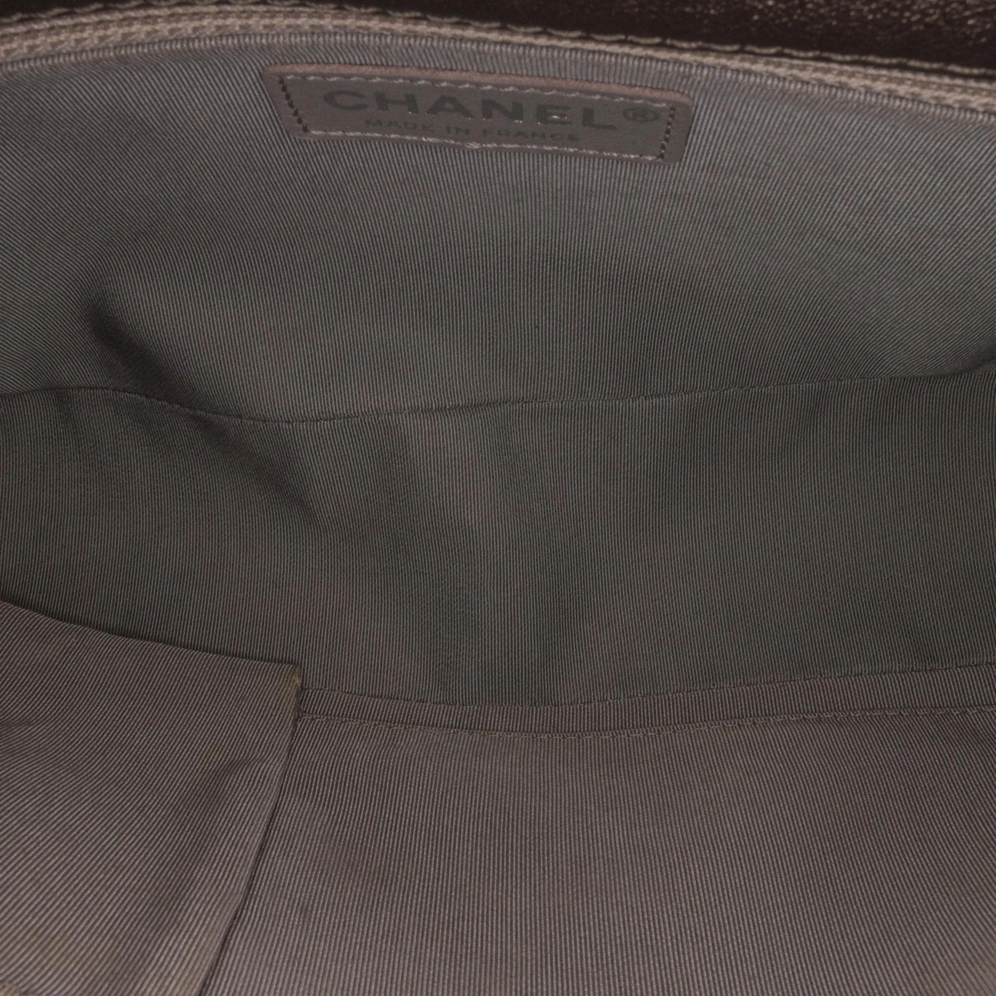 Chanel Medium Boy Flap Bag (SHG-YQarOt)