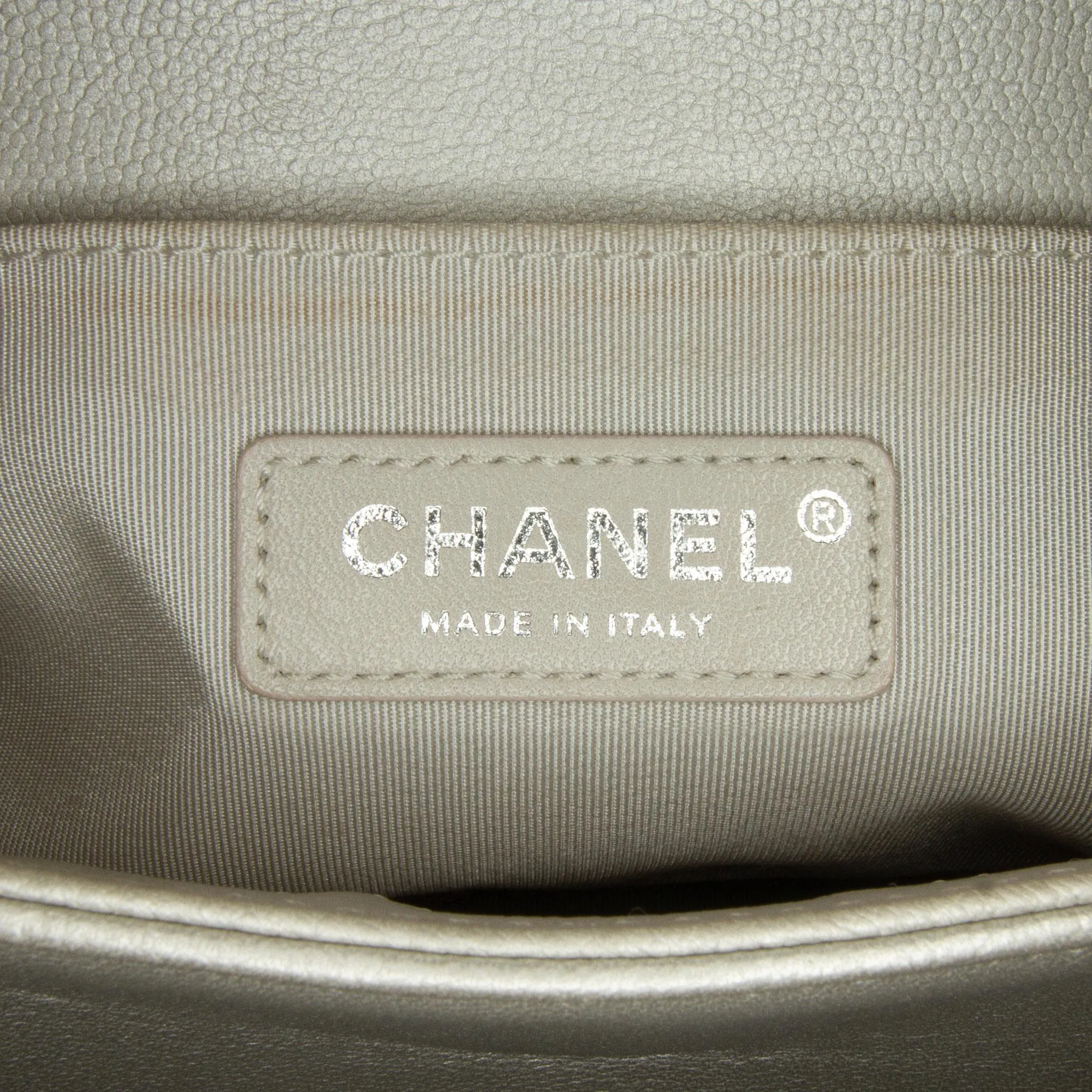 Chanel Medium Caviar Boy Flap Bag (SHG-ajMQXj)
