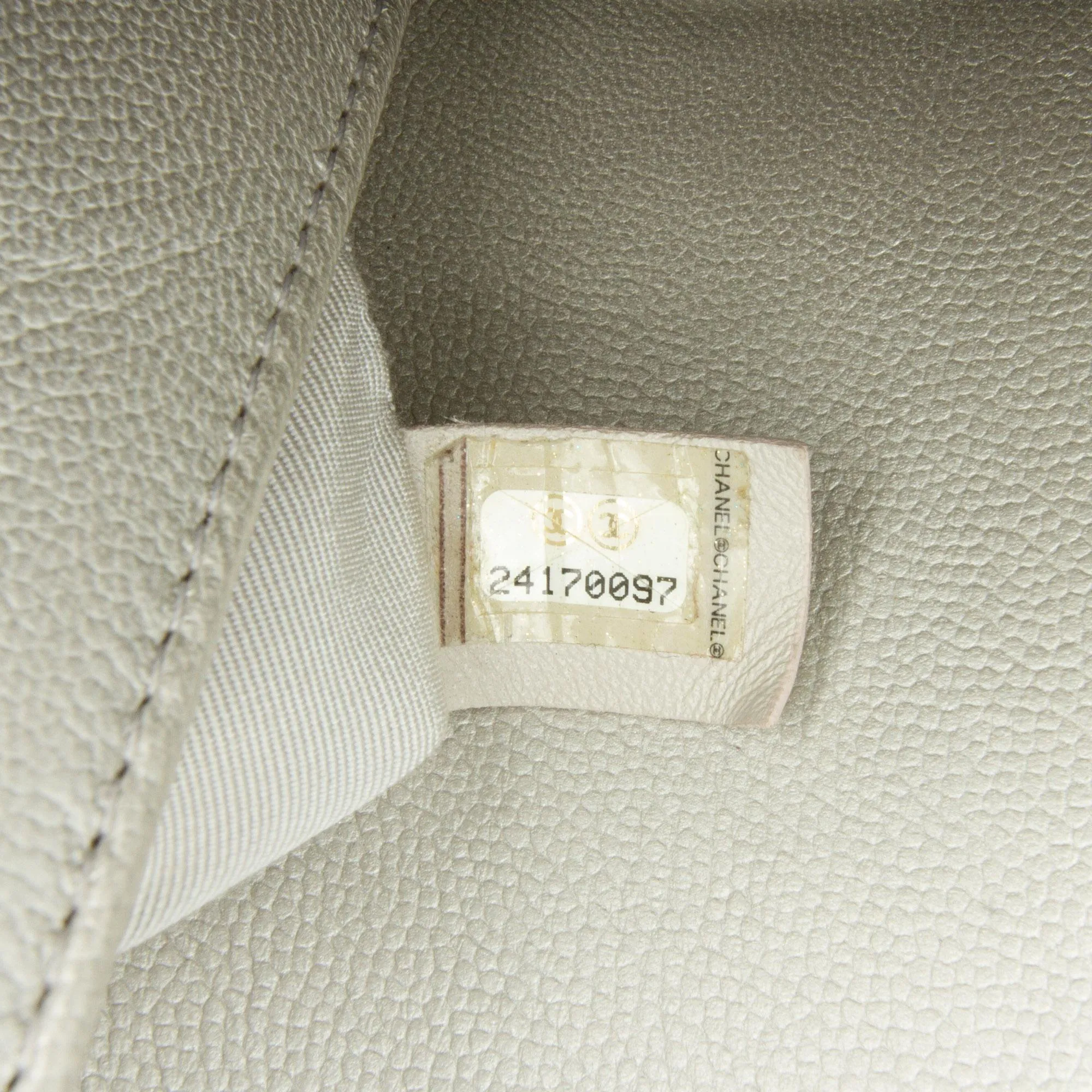 Chanel Medium Caviar Boy Flap Bag (SHG-ajMQXj)
