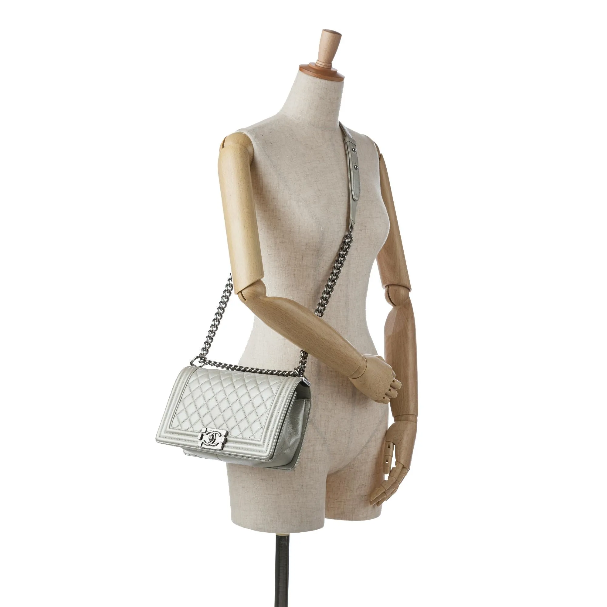 Chanel Medium Caviar Boy Flap Bag (SHG-ajMQXj)