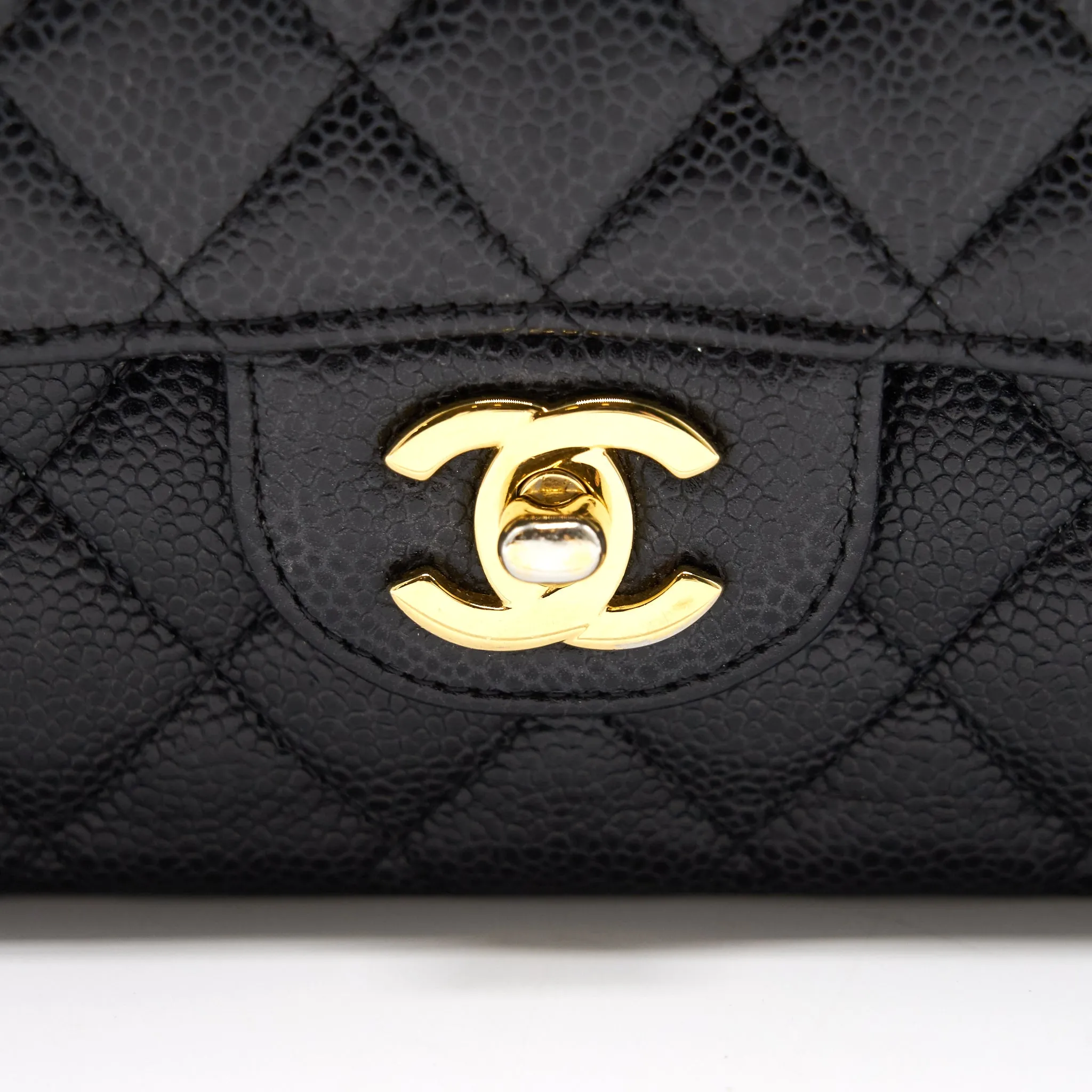 CHANEL MEDIUM CLASSIC DOUBLE FLAP CAVIER Black and gold