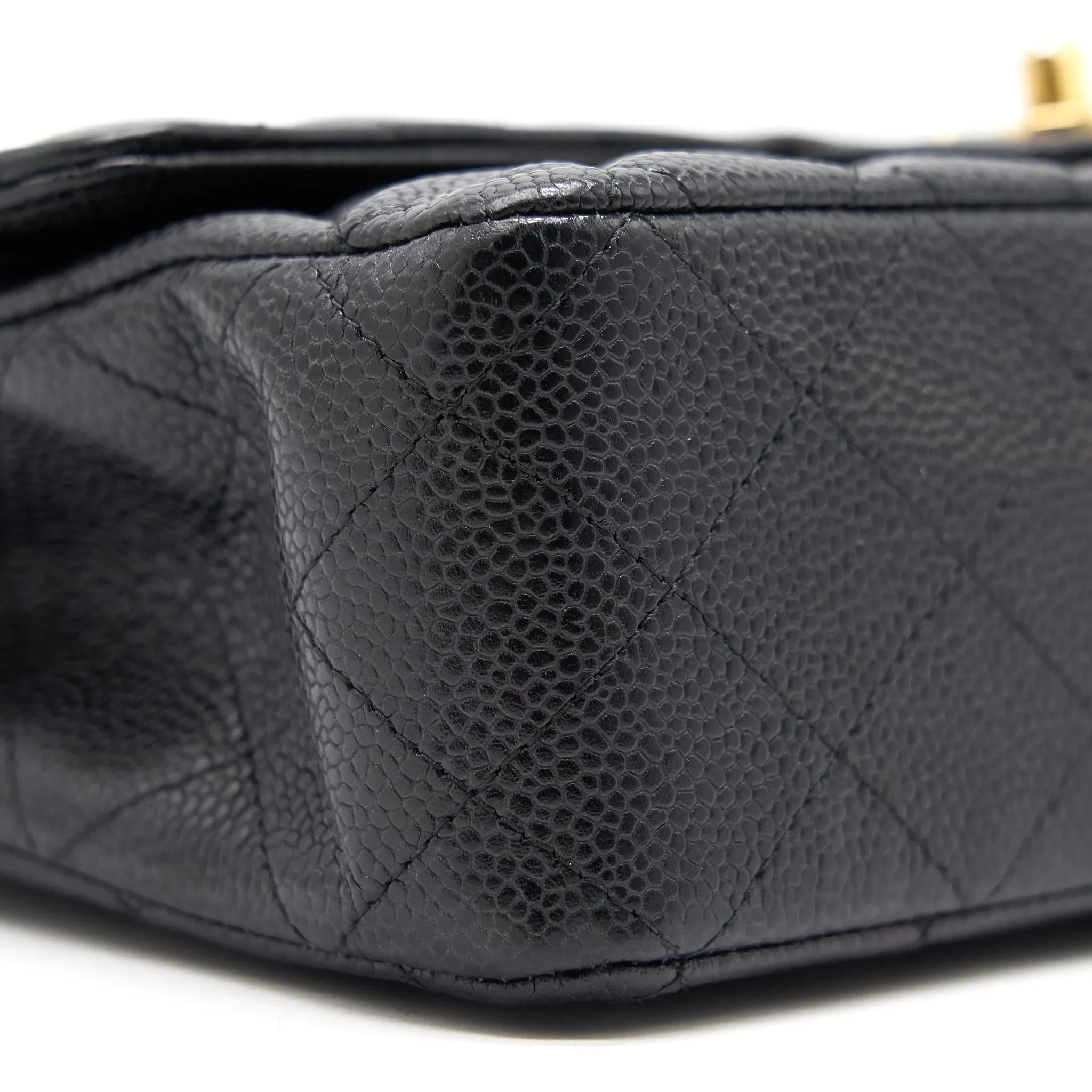 CHANEL MEDIUM CLASSIC DOUBLE FLAP CAVIER Black and gold