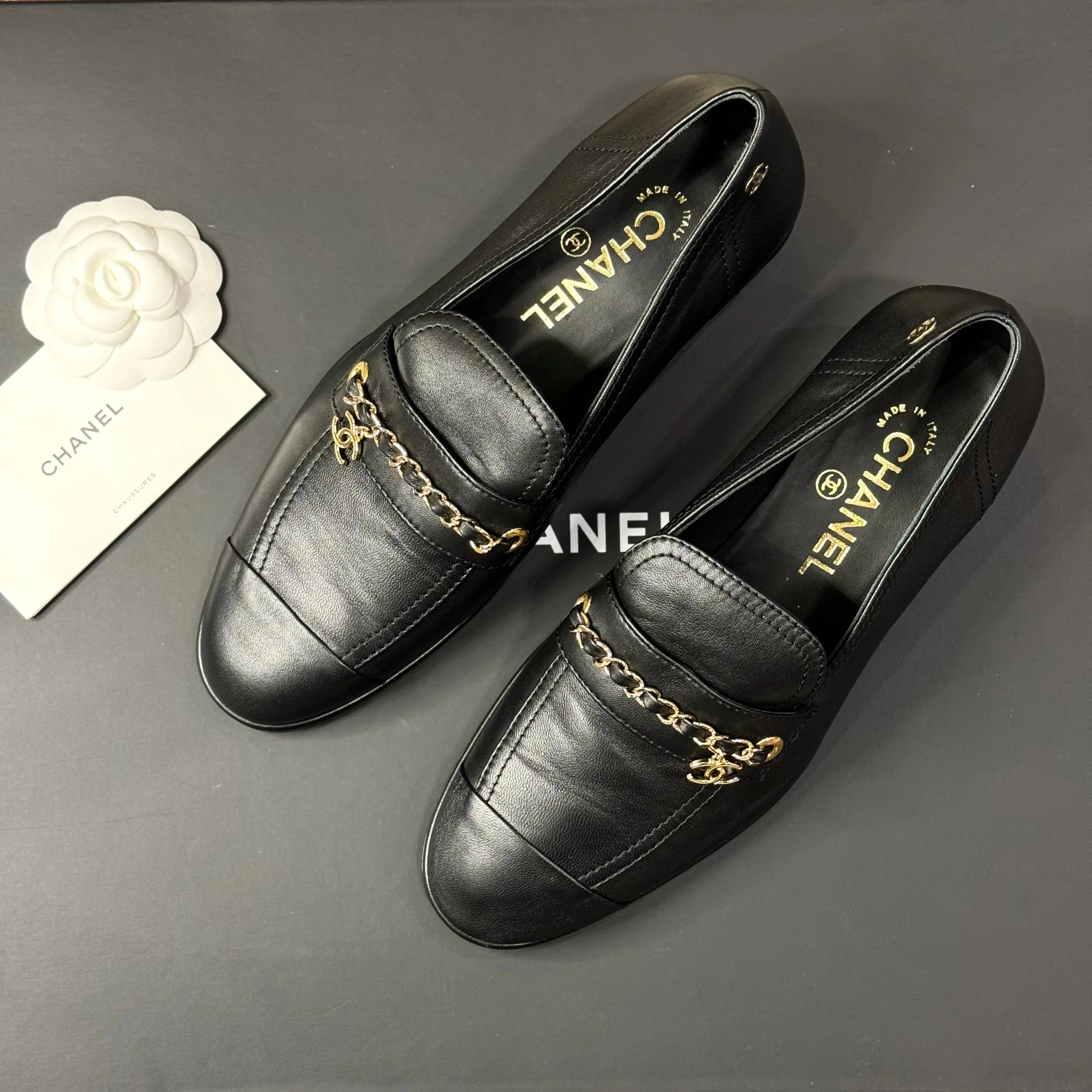 Chanel - Mocassins T.38,5