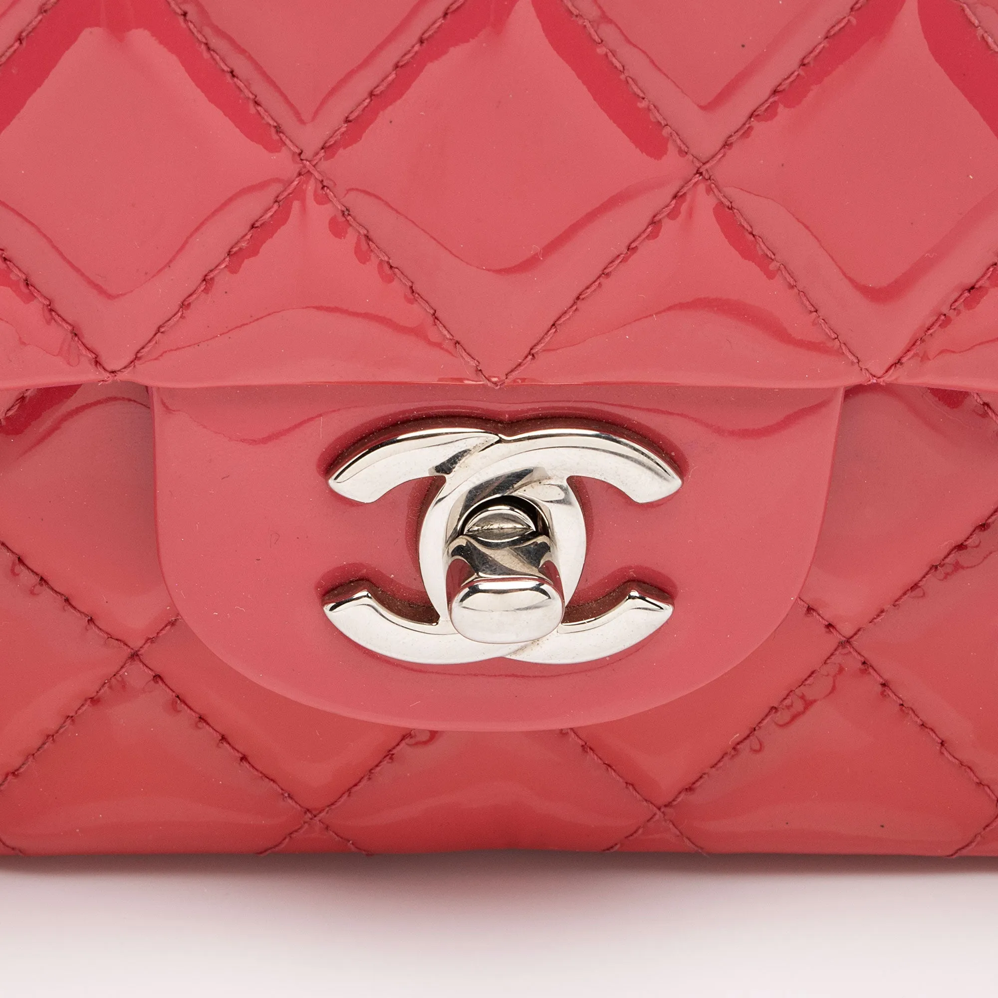 Chanel Patent Leather Classic Medium Double Flap Bag (SHF-4dhv1Q)