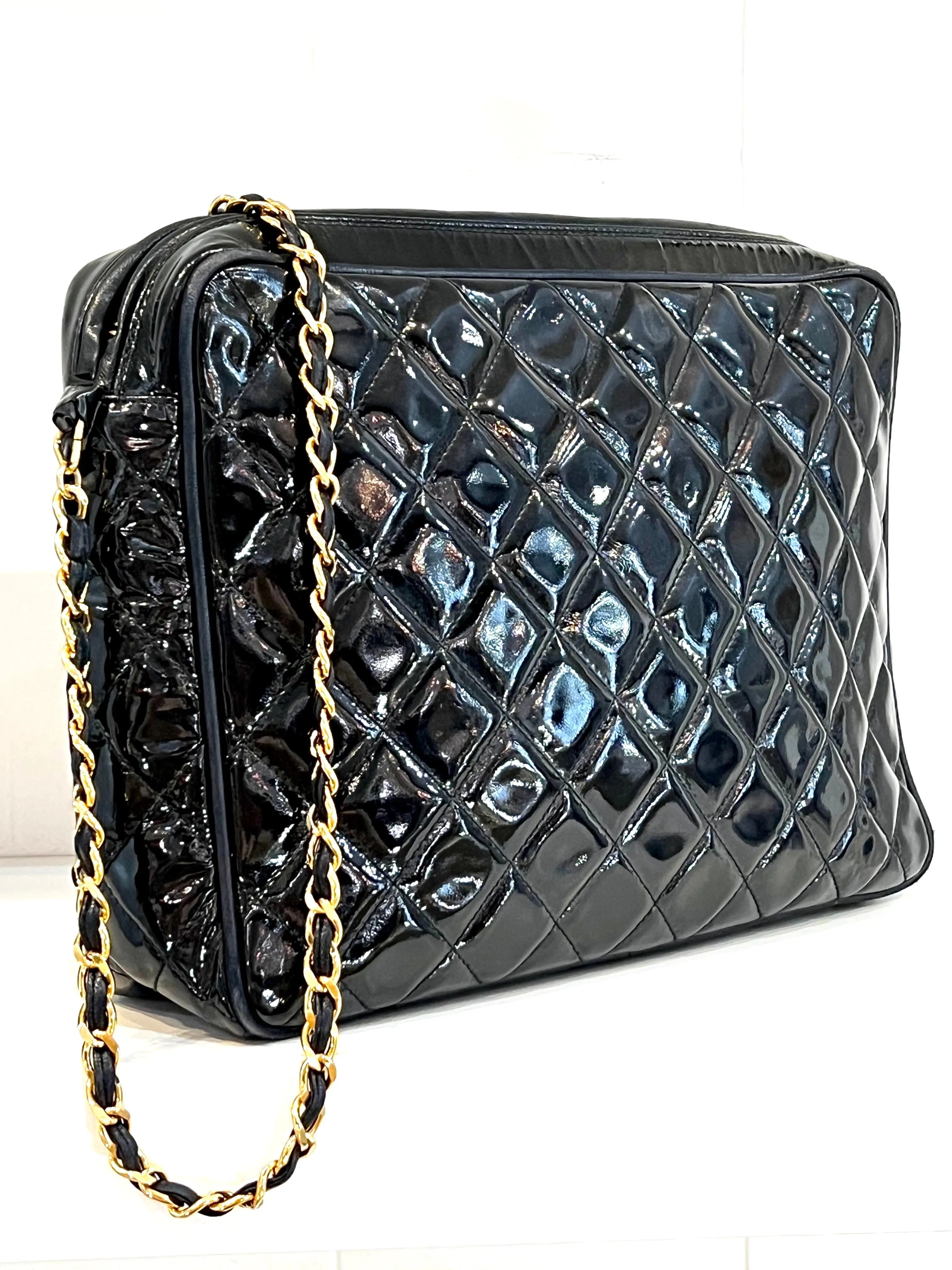 CHANEL VINTAGE QUILTED PATENT CAMERA TASSEL MEDIUM BAG