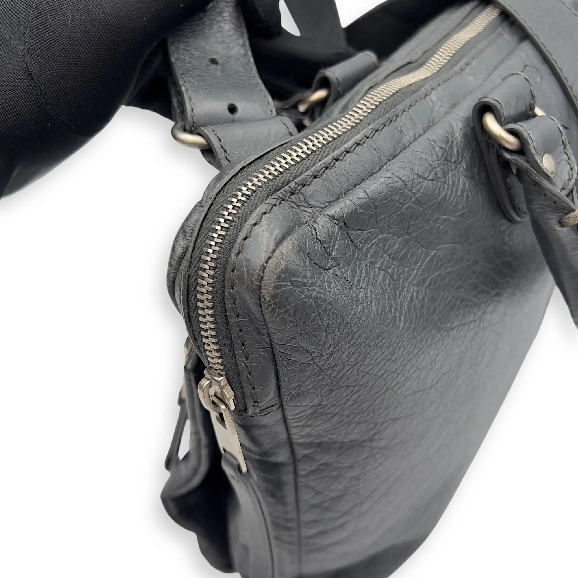 City Grey Messenger bag in Distressed Leather, Silver hardware