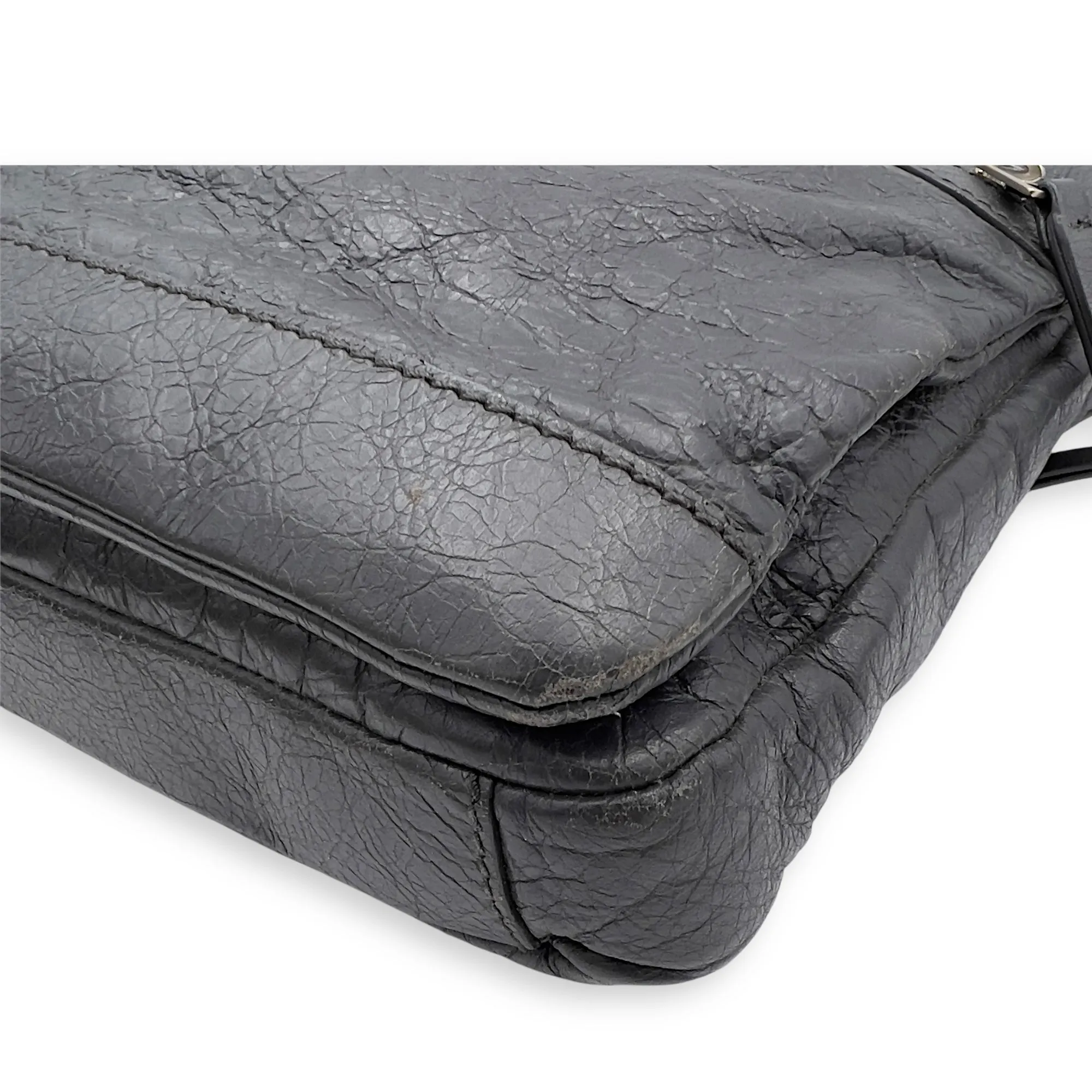 City Grey Messenger bag in Distressed Leather, Silver hardware