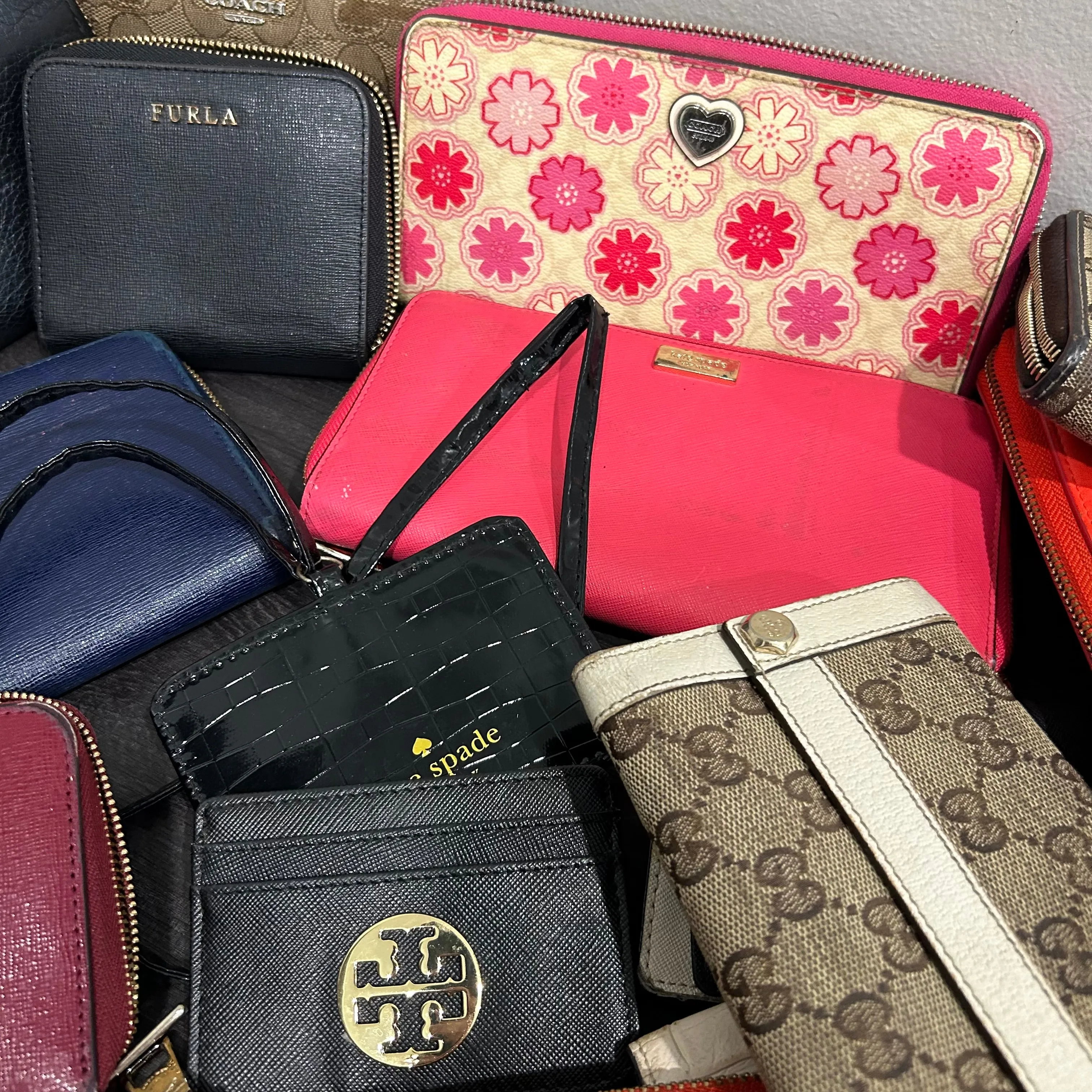 CLEARANCE Designer Wallets Set of 15 ( for resellers/refurbishers)