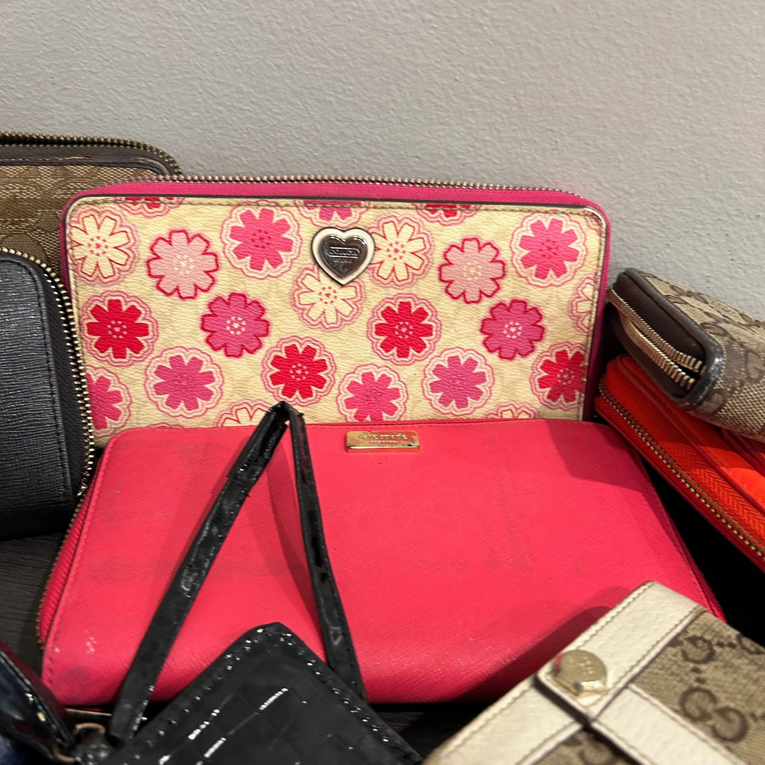 CLEARANCE Designer Wallets Set of 15 ( for resellers/refurbishers)