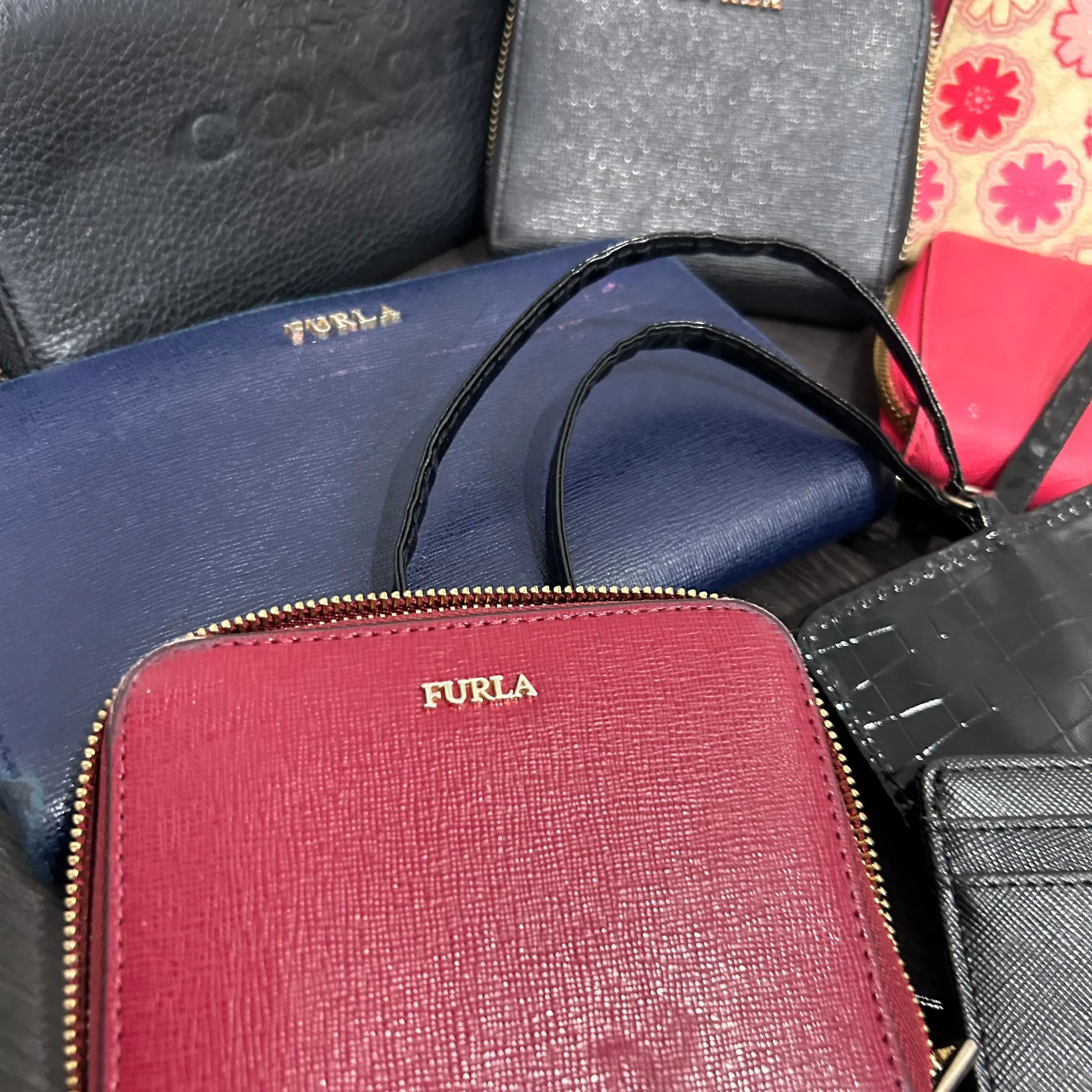 CLEARANCE Designer Wallets Set of 15 ( for resellers/refurbishers)