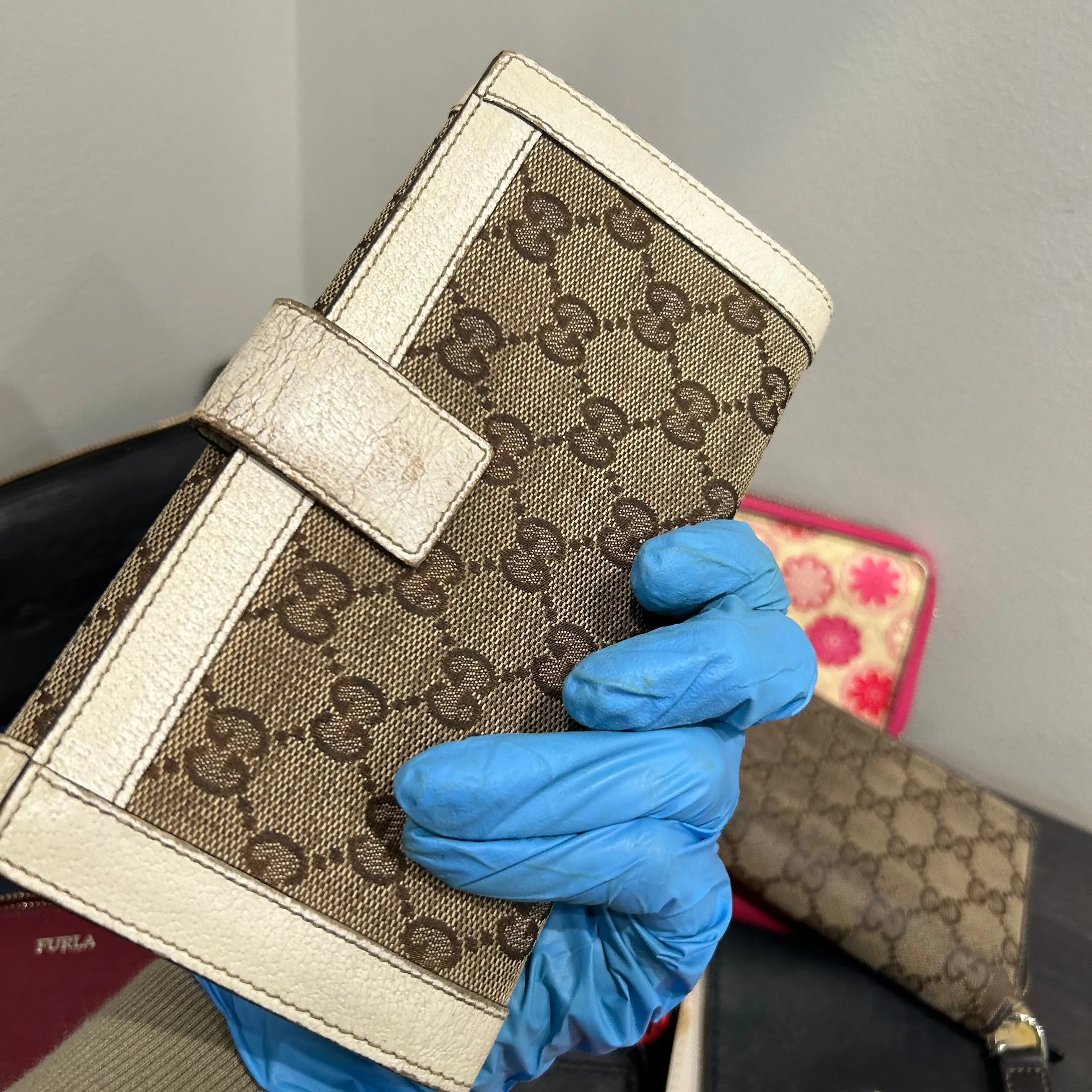 CLEARANCE Designer Wallets Set of 15 ( for resellers/refurbishers)