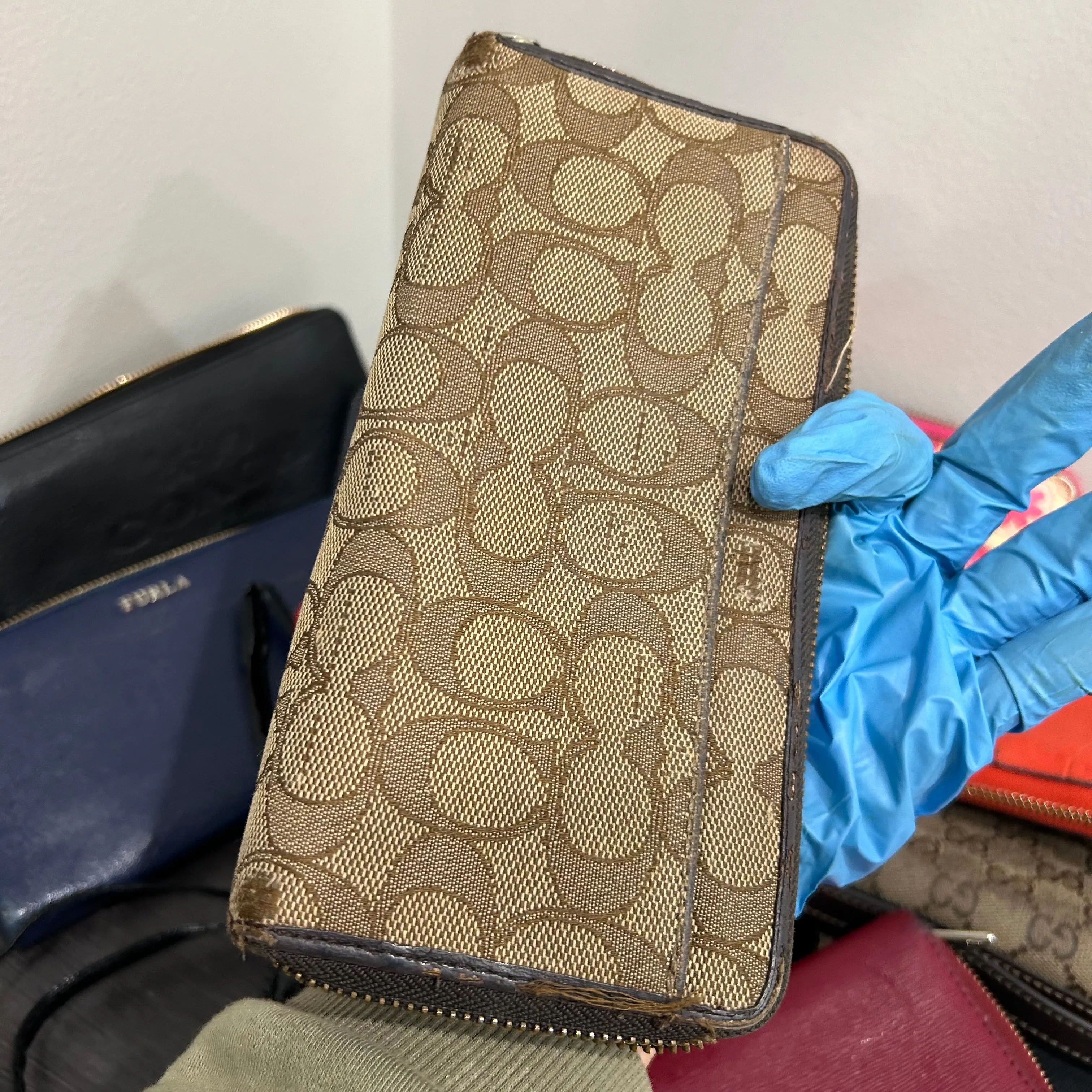 CLEARANCE Designer Wallets Set of 15 ( for resellers/refurbishers)