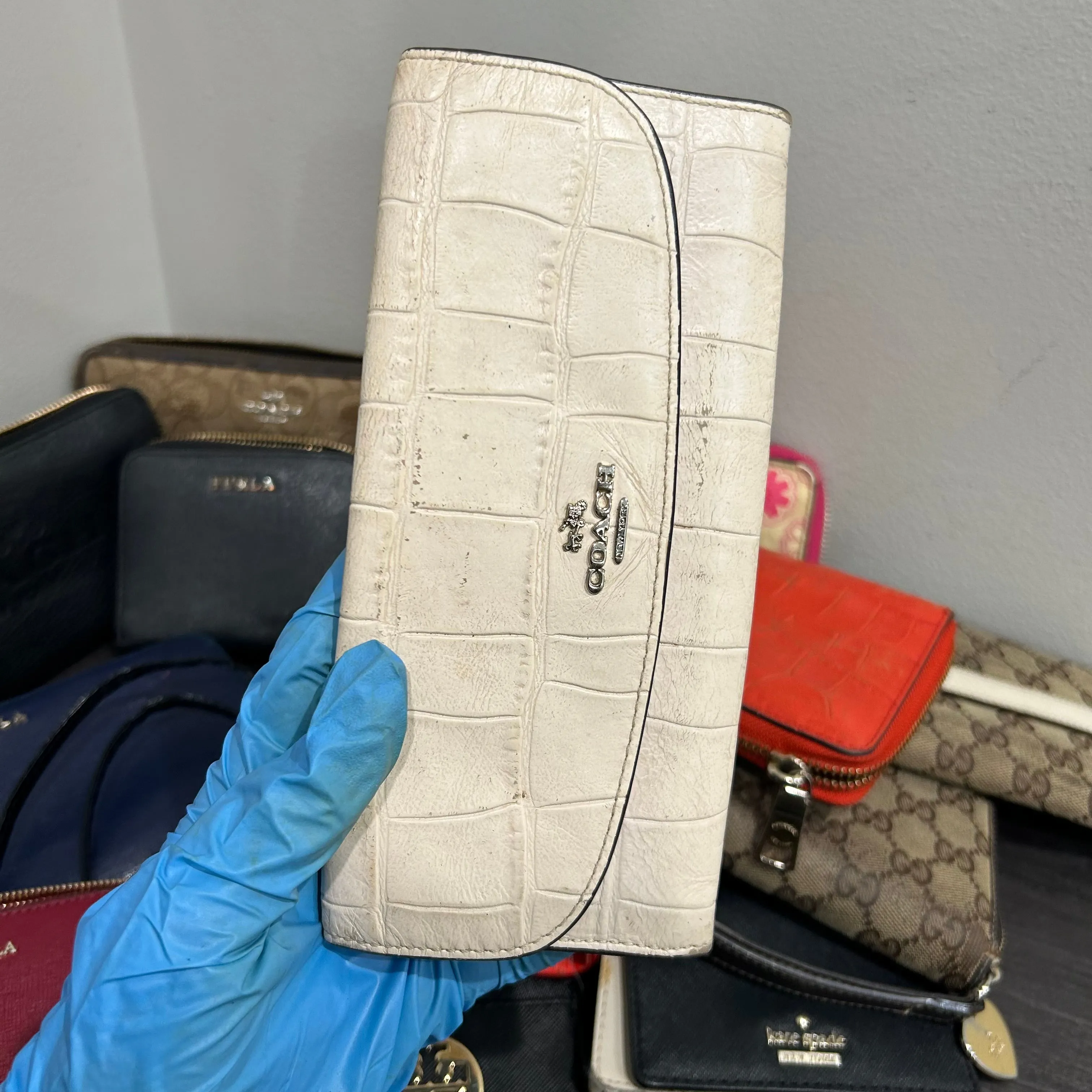 CLEARANCE Designer Wallets Set of 15 ( for resellers/refurbishers)