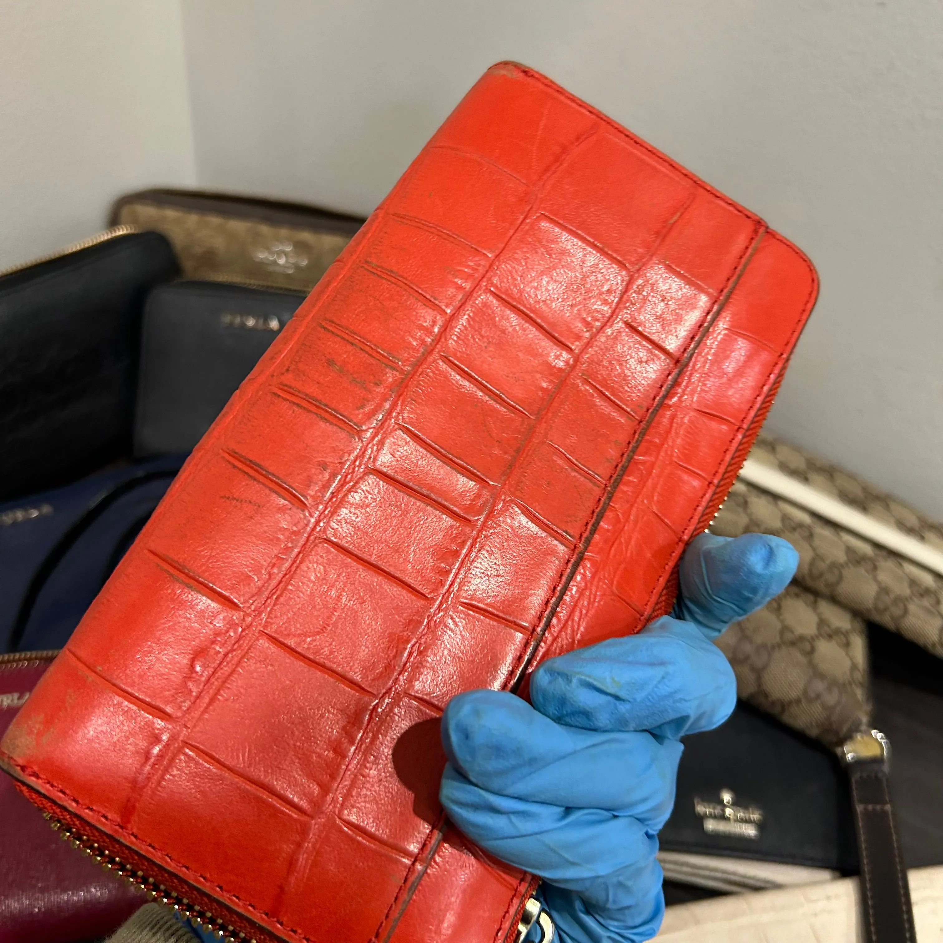 CLEARANCE Designer Wallets Set of 15 ( for resellers/refurbishers)