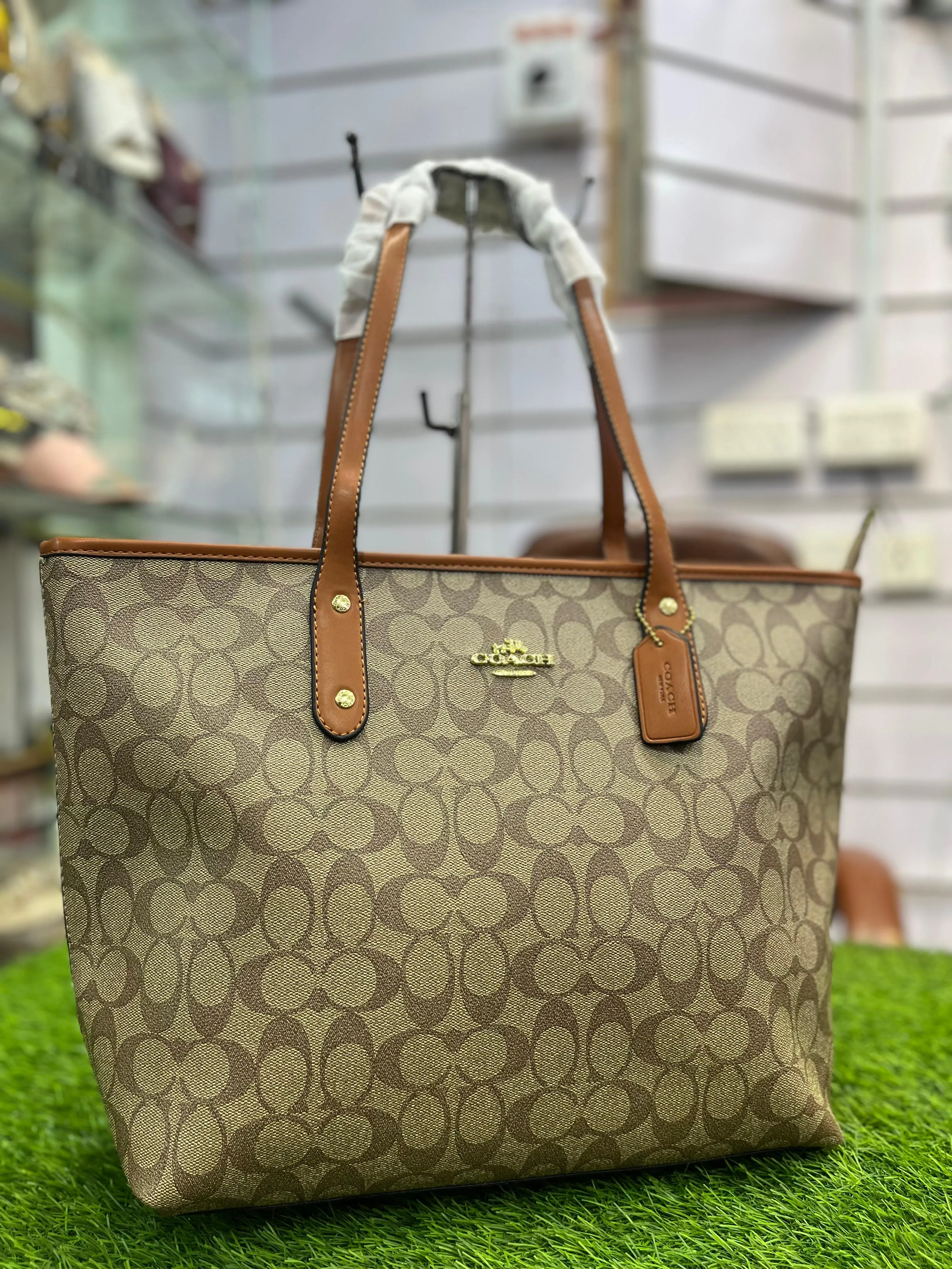 COACH PREMIUM ZIP TOTE BAG SIGNATURE CANVAS - BROWN