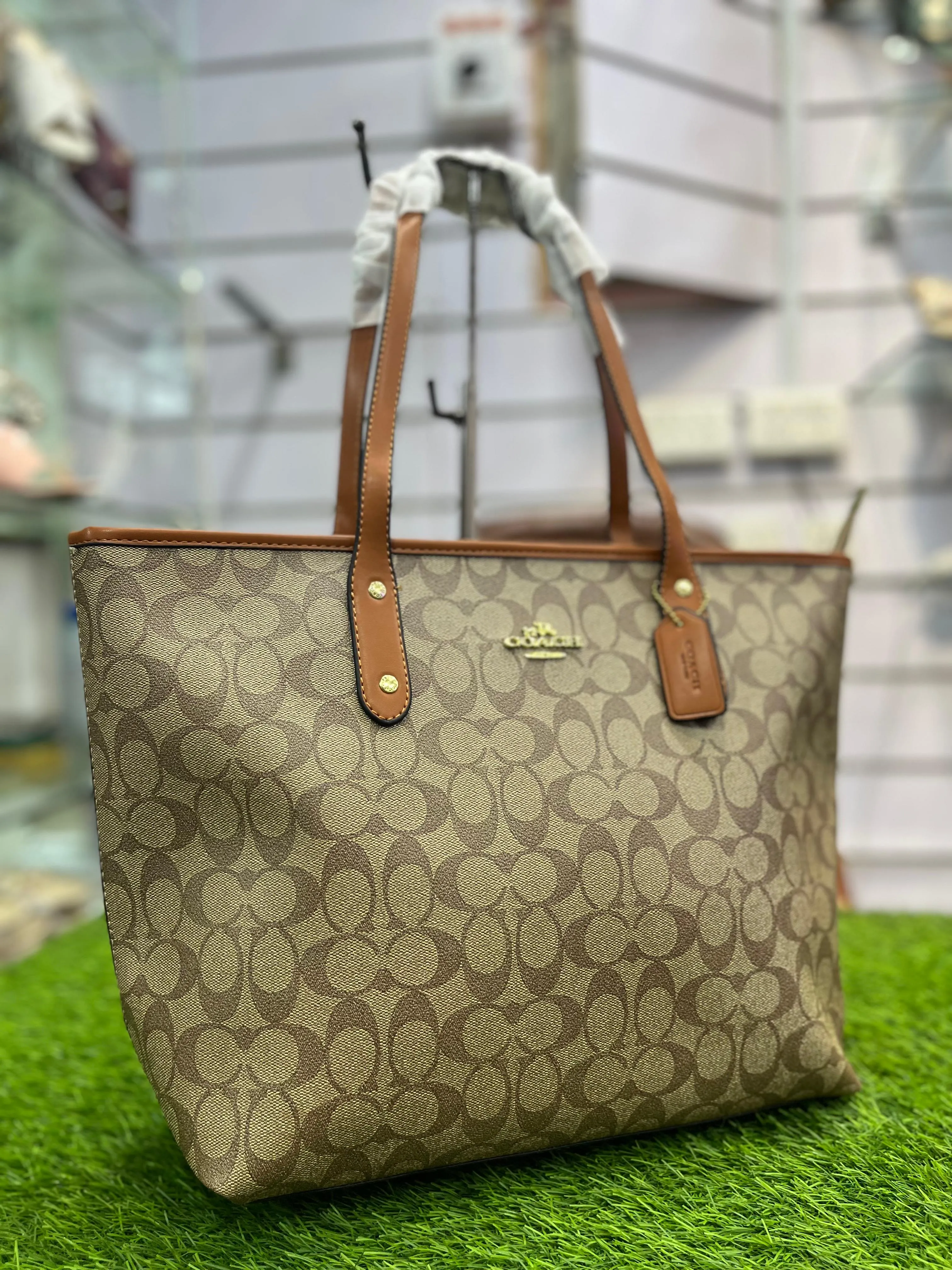COACH PREMIUM ZIP TOTE BAG SIGNATURE CANVAS - BROWN