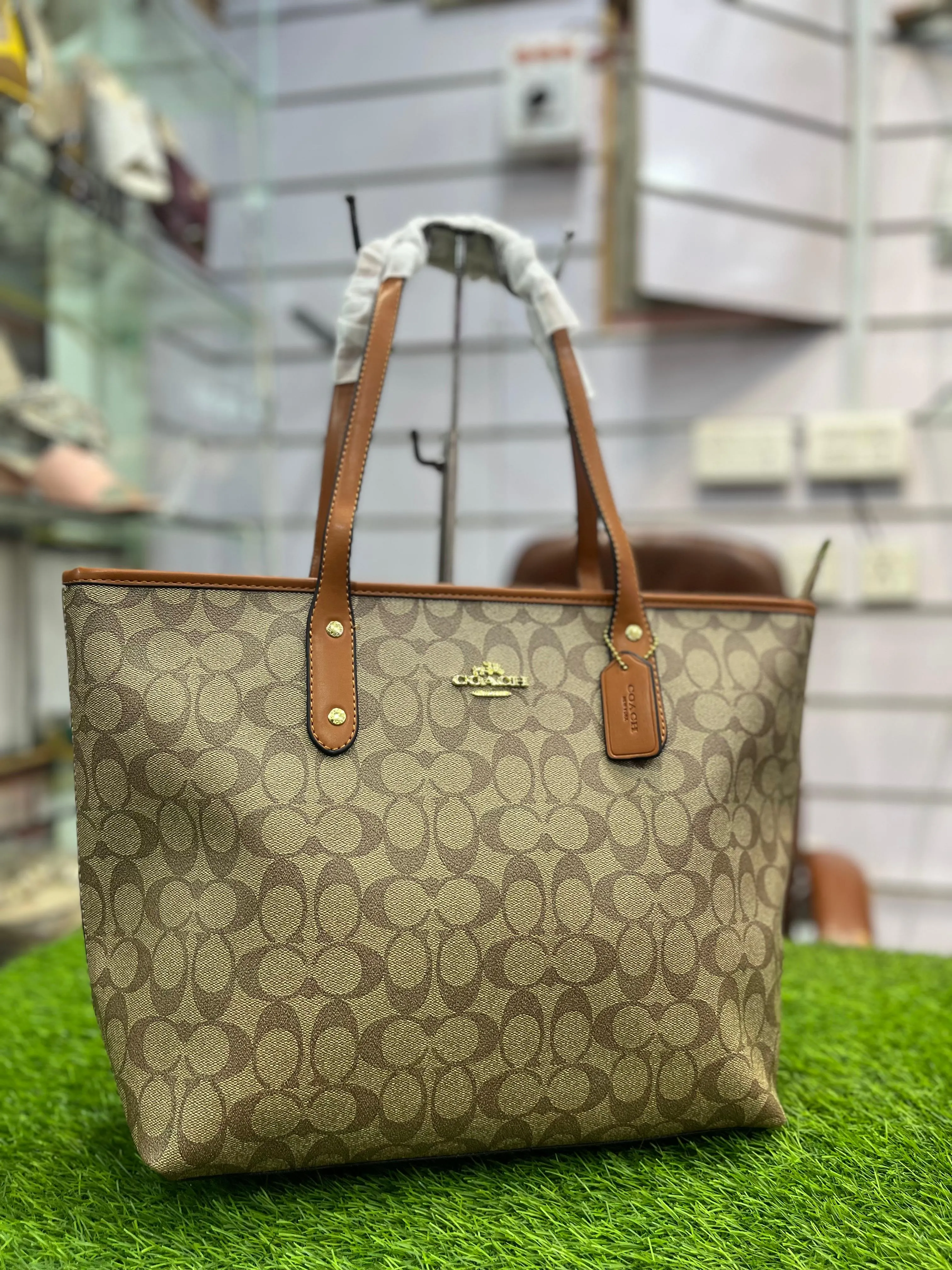 COACH PREMIUM ZIP TOTE BAG SIGNATURE CANVAS - BROWN