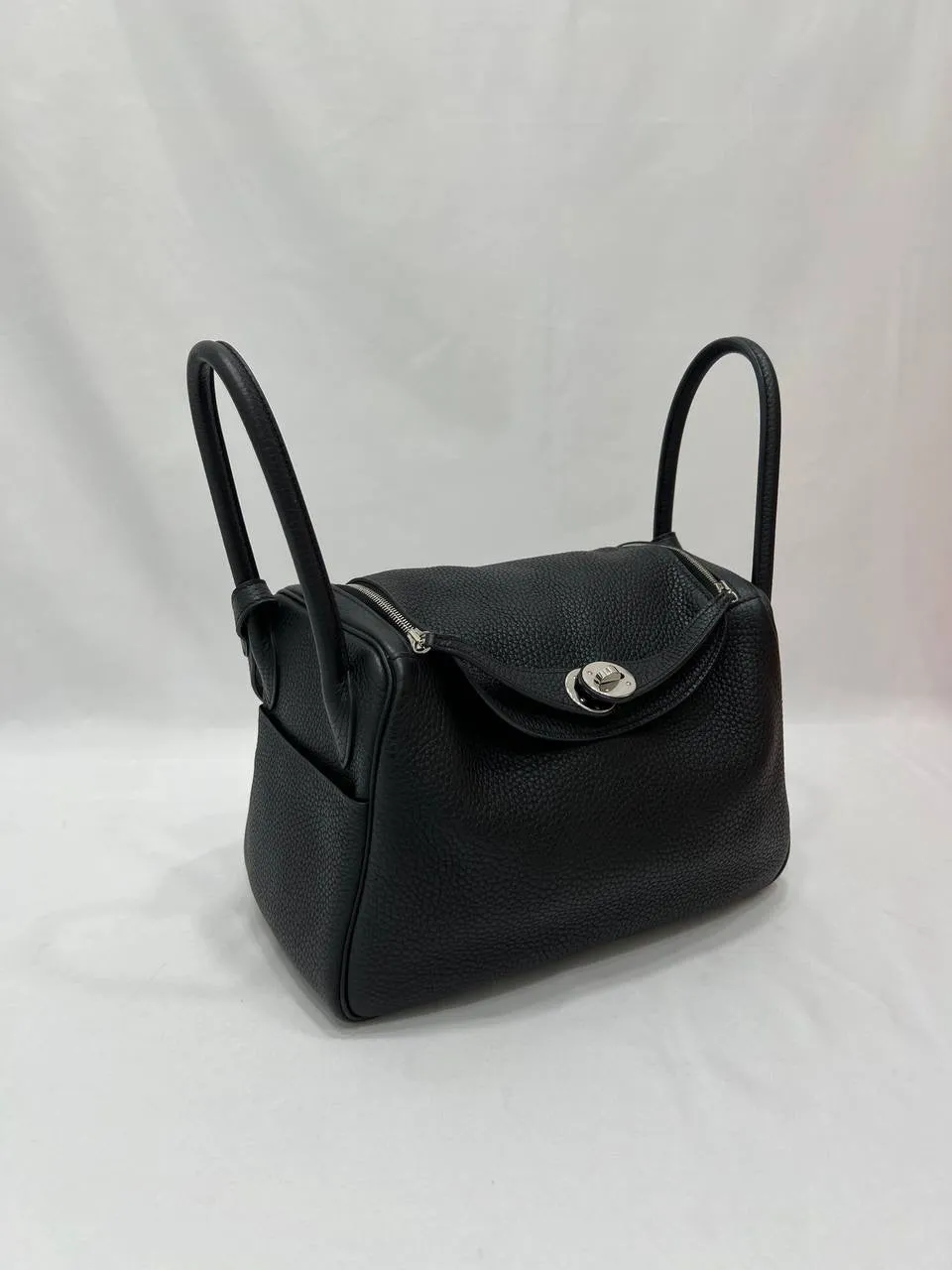 FULL SET HERMES Lindy 26 Taurillon Clemence Noir With Palladium Hardware