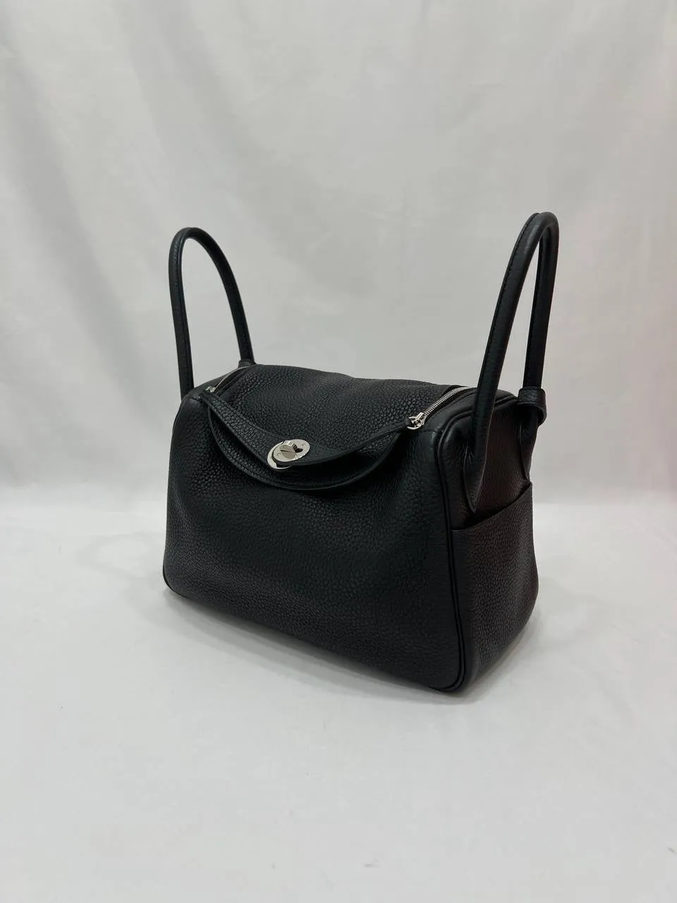 FULL SET HERMES Lindy 26 Taurillon Clemence Noir With Palladium Hardware