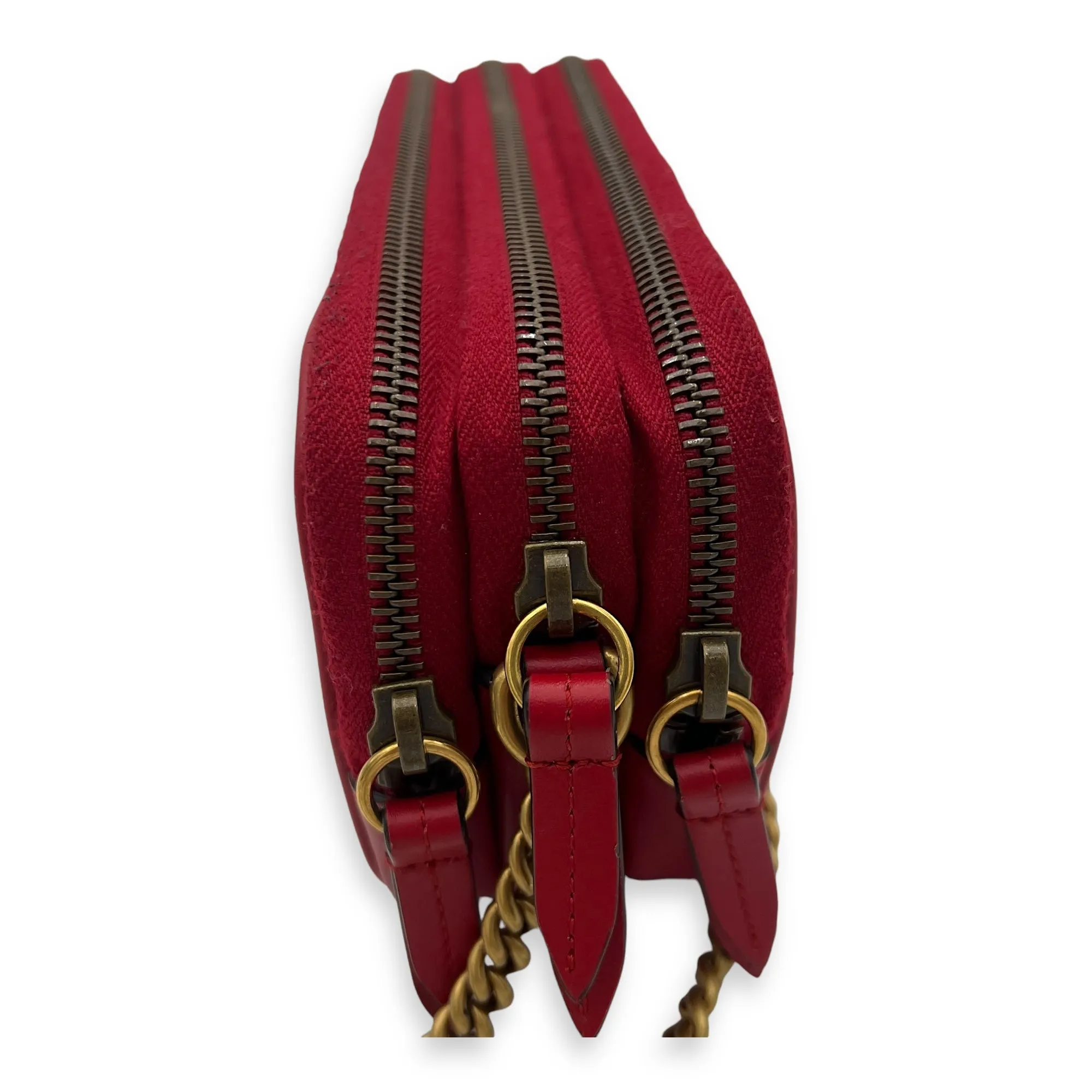 GG Marmont Crossbody Bag Red in Calfskin, Gold hardware