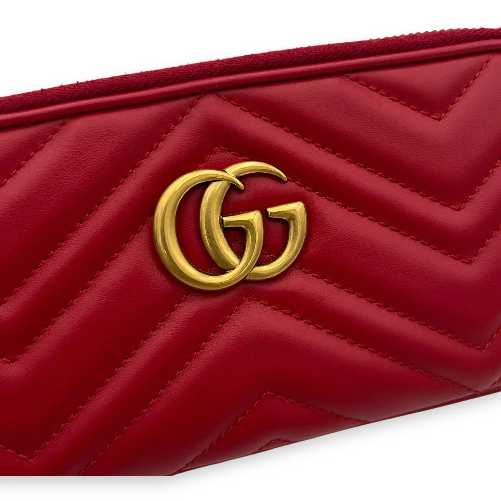 GG Marmont Crossbody Bag Red in Calfskin, Gold hardware