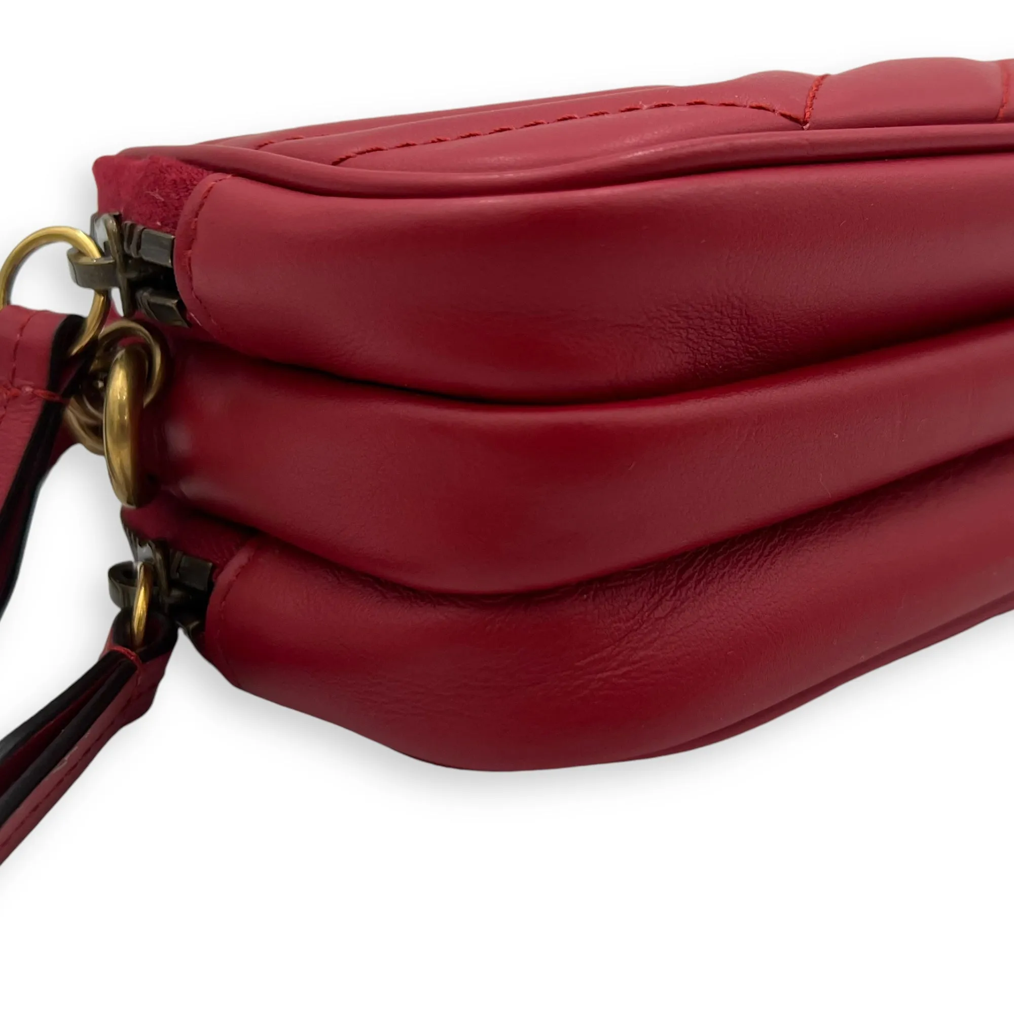 GG Marmont Crossbody Bag Red in Calfskin, Gold hardware