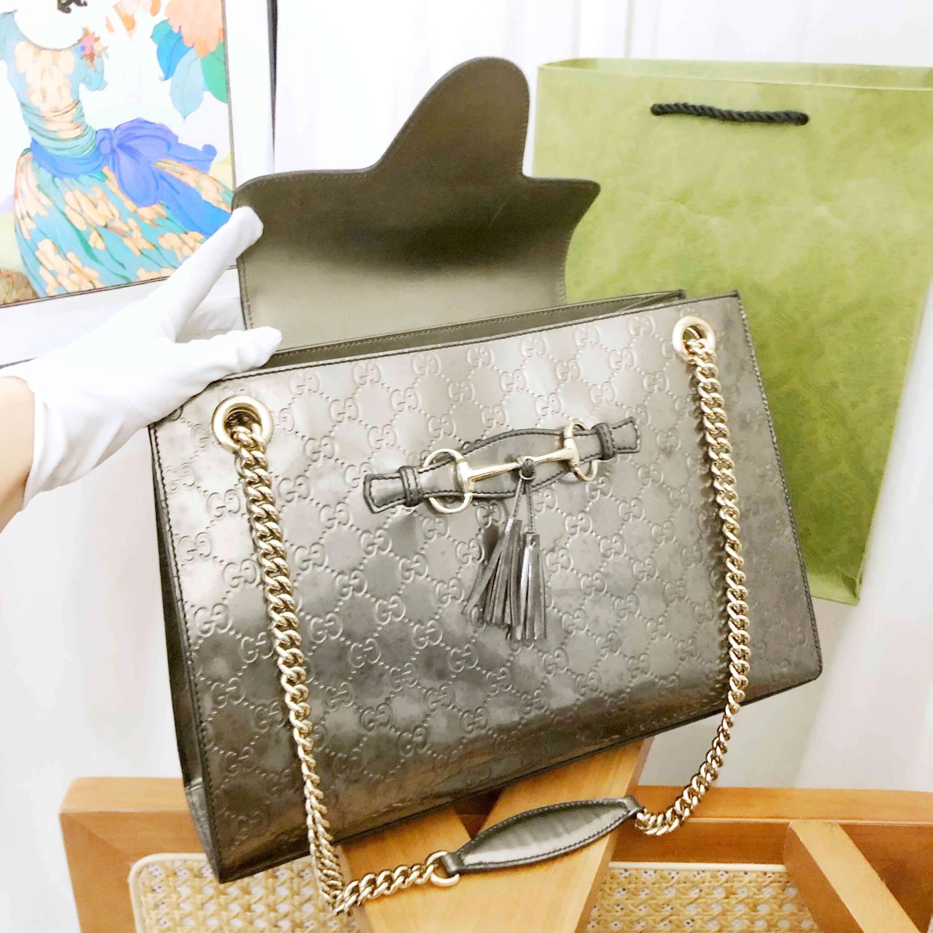 Gucci Emily Shoulder Bag in Metallic Grey - Preloved Luxury Designer Bag