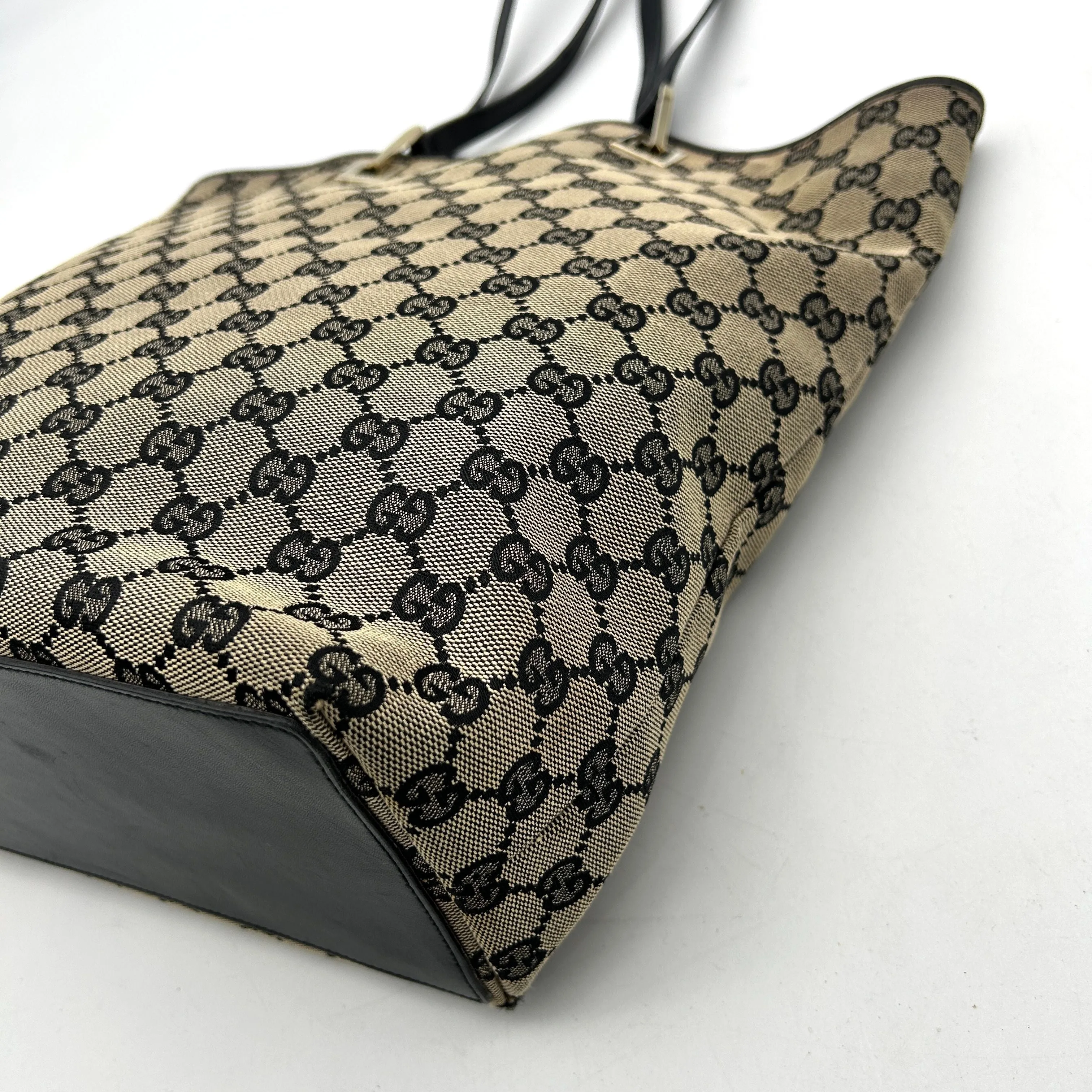 Gucci GG Canva Tote - Grey Totes, Handbags gu6610ba