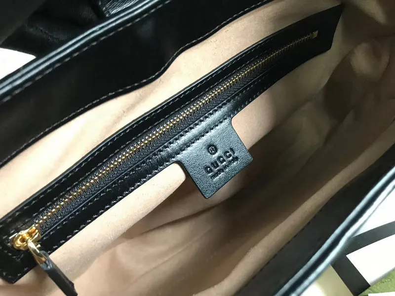 Gucci   Luxury Bags  1046