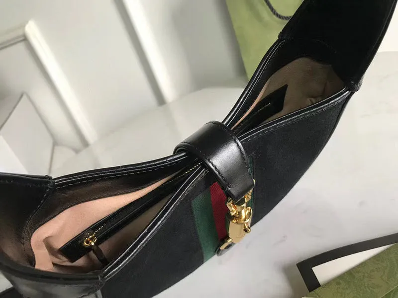 Gucci   Luxury Bags  1046
