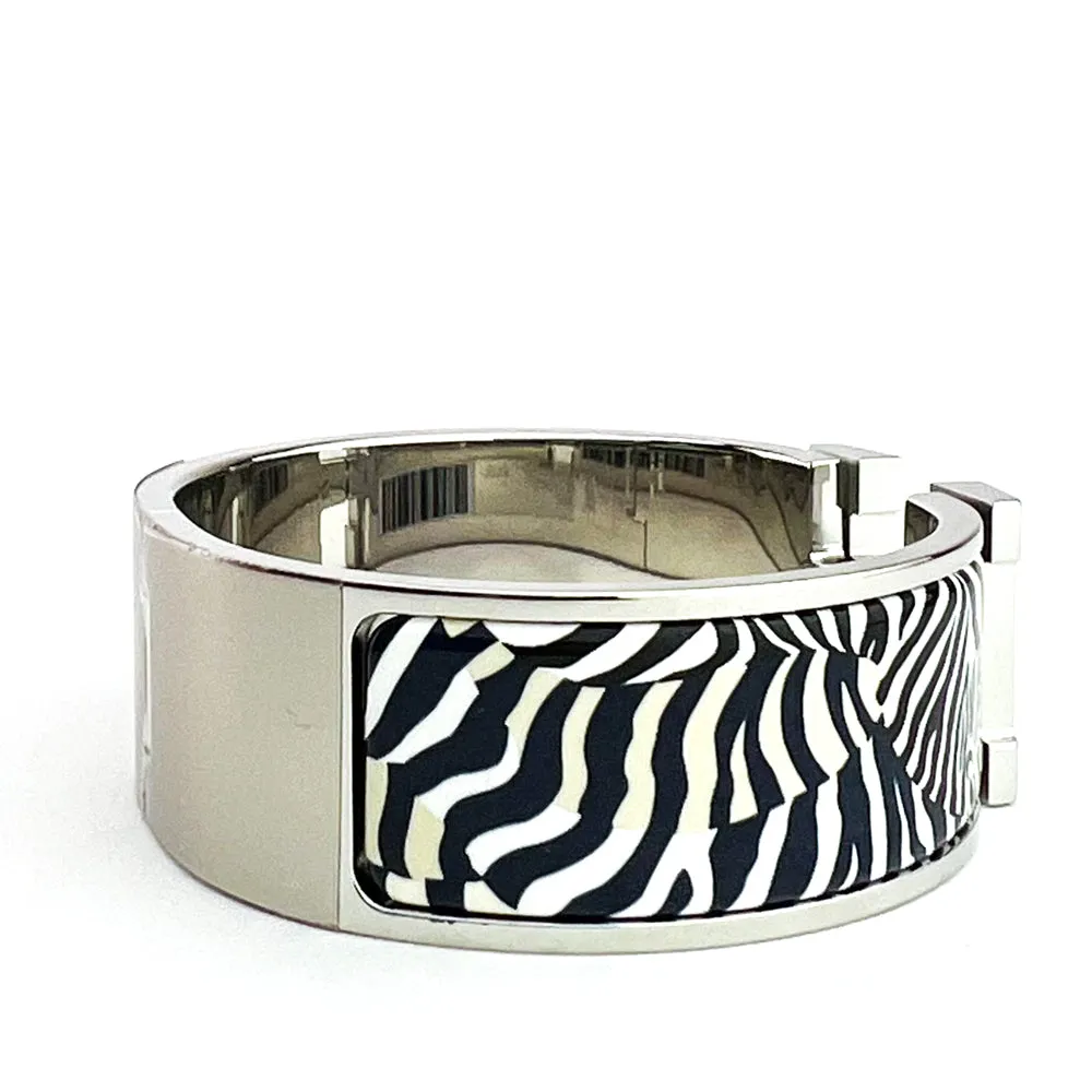 Hermes Beige and Blue Enamel Clic Clac H Zebres De Tanzanie PM Wide Bracelet