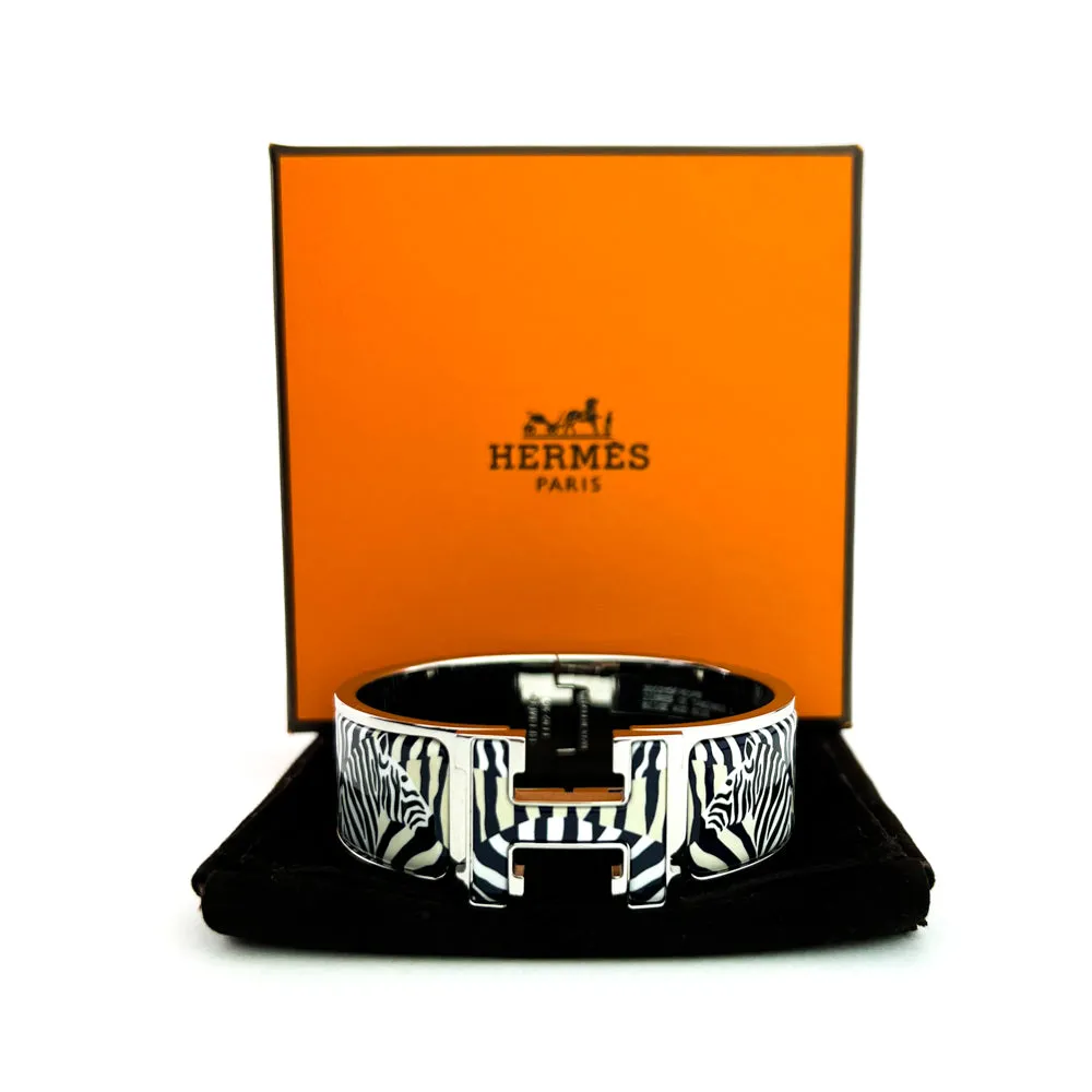Hermes Beige and Blue Enamel Clic Clac H Zebres De Tanzanie PM Wide Bracelet