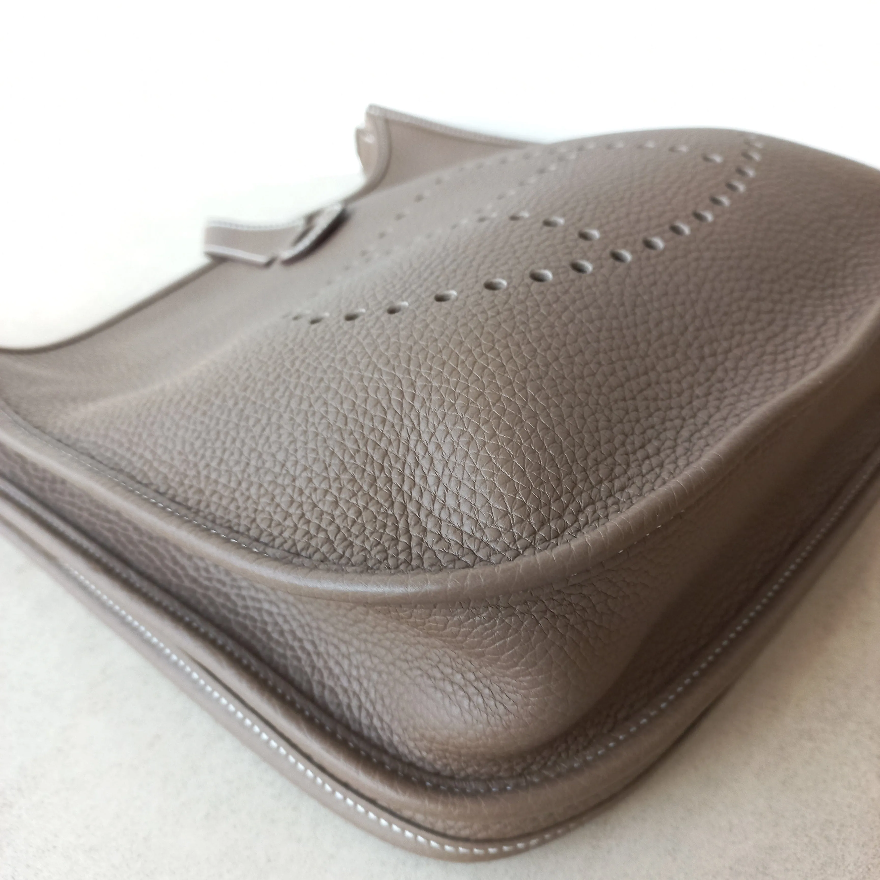 Hermes Clemence Evelyne PM III Messenger Bag MLX22002
