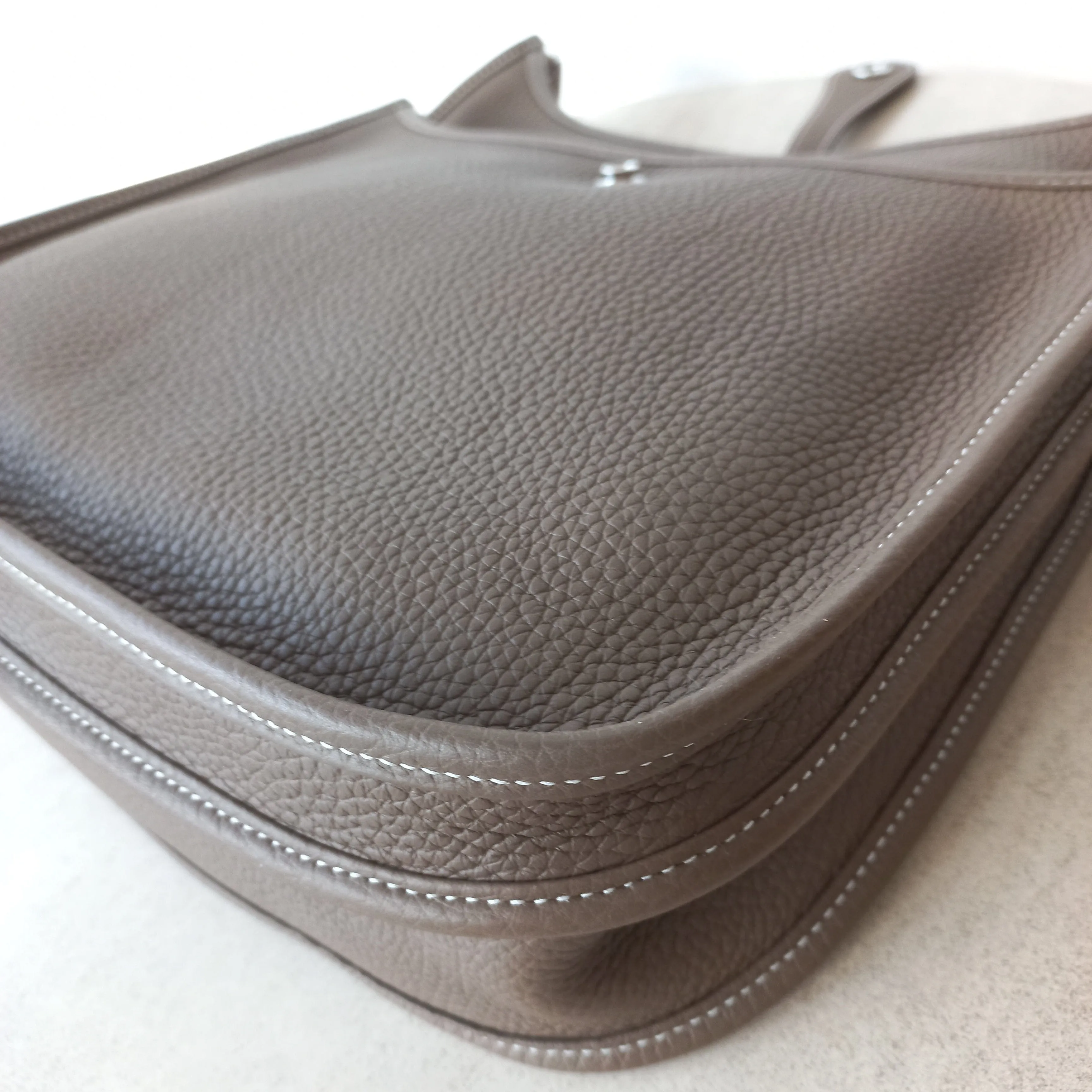 Hermes Clemence Evelyne PM III Messenger Bag MLX22002