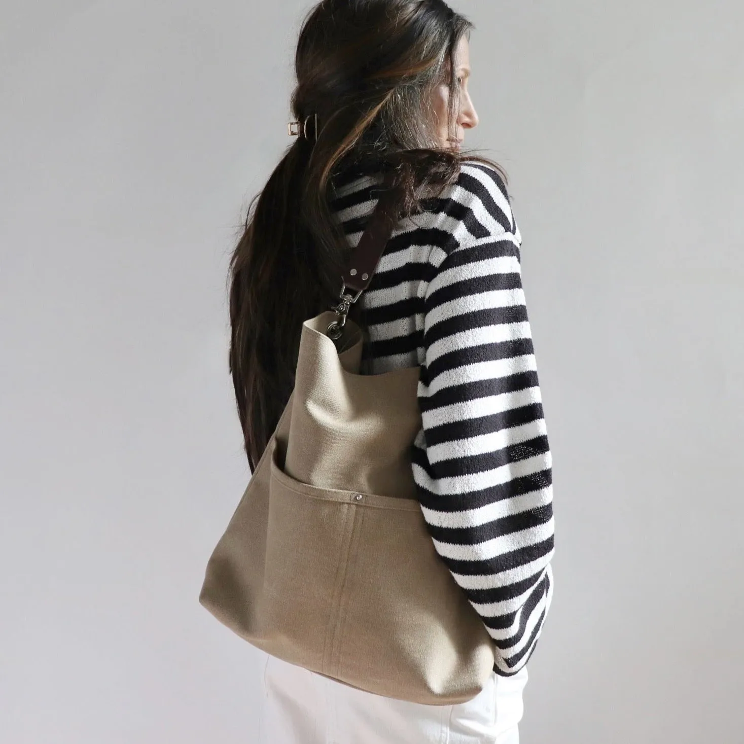 Hobo Bag in Casual Khaki Canvas
