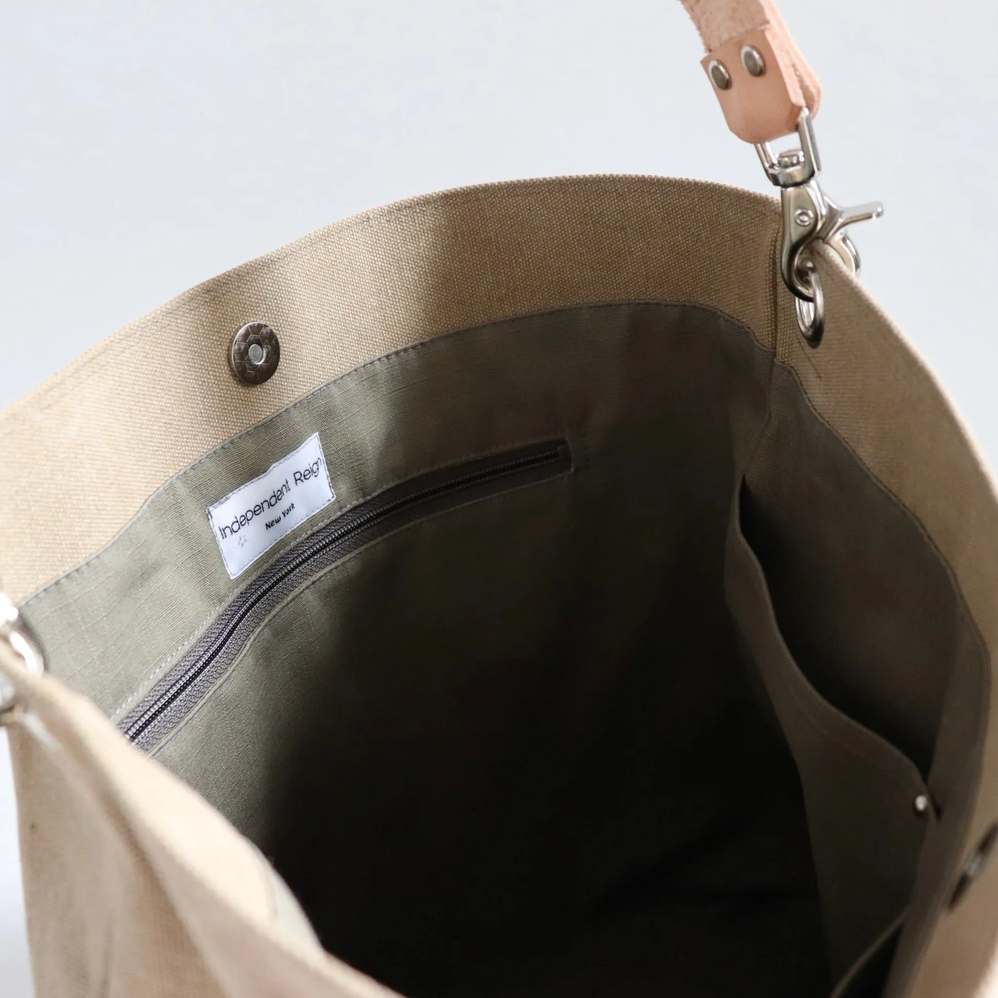 Hobo Bag in Casual Khaki Canvas