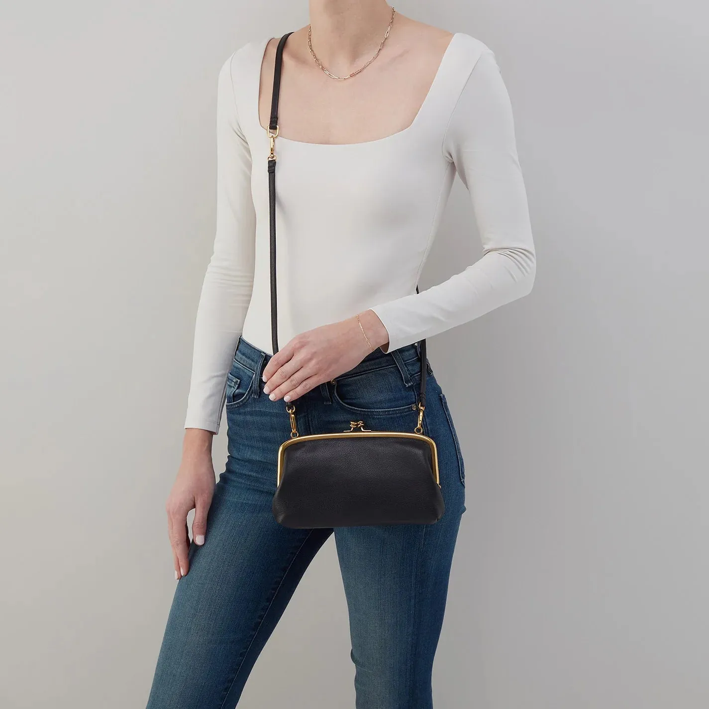 Hobo - Cora Wallet Crossbody