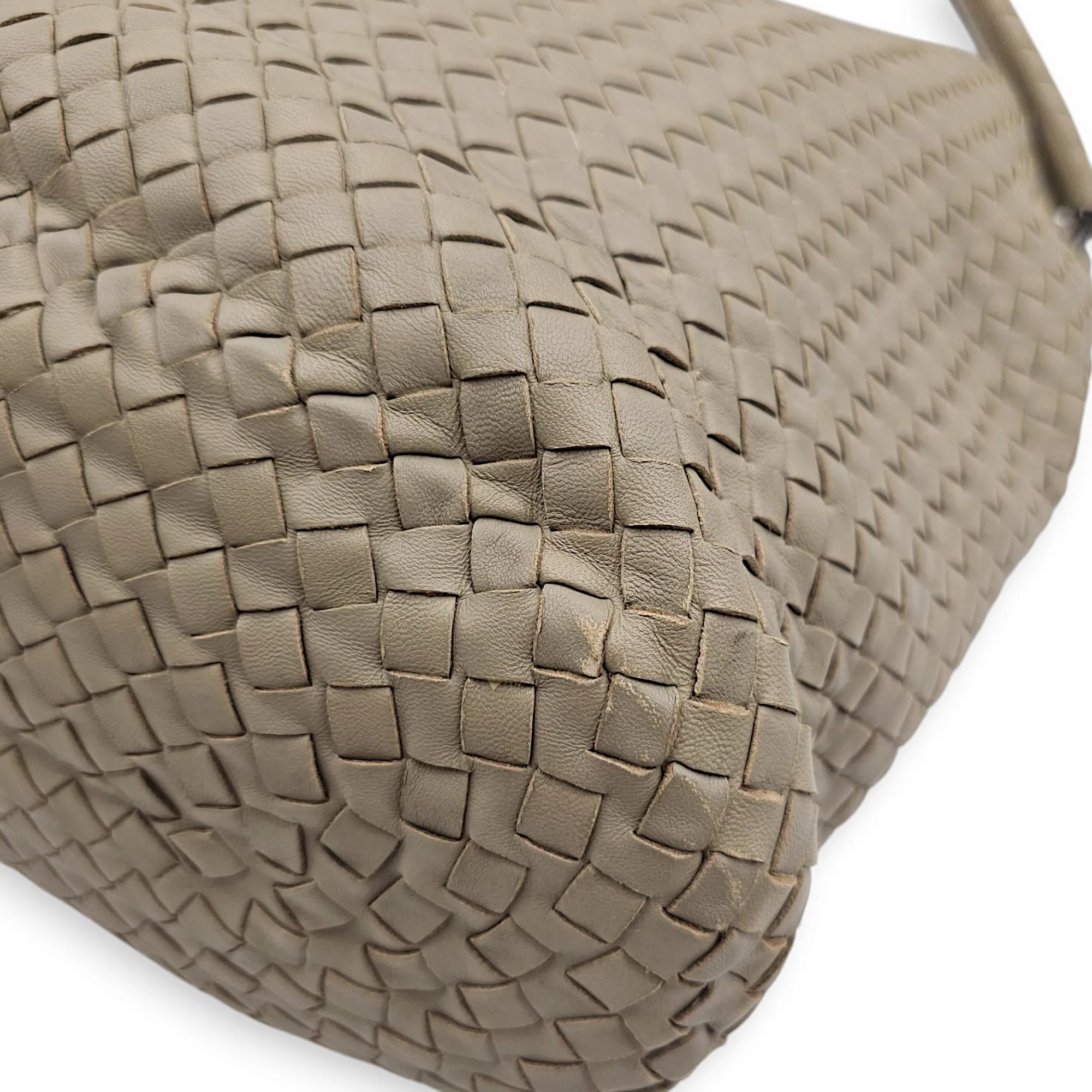 Intrecciato Bucket Hobo Grey Shoulder Bag in Nappa Leather, Brunito hardware