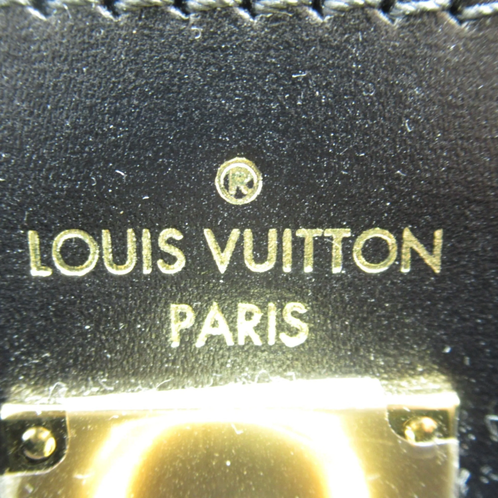 LOUIS VUITTON City Steamer MM Shoulder Bag White Black leather M53231
