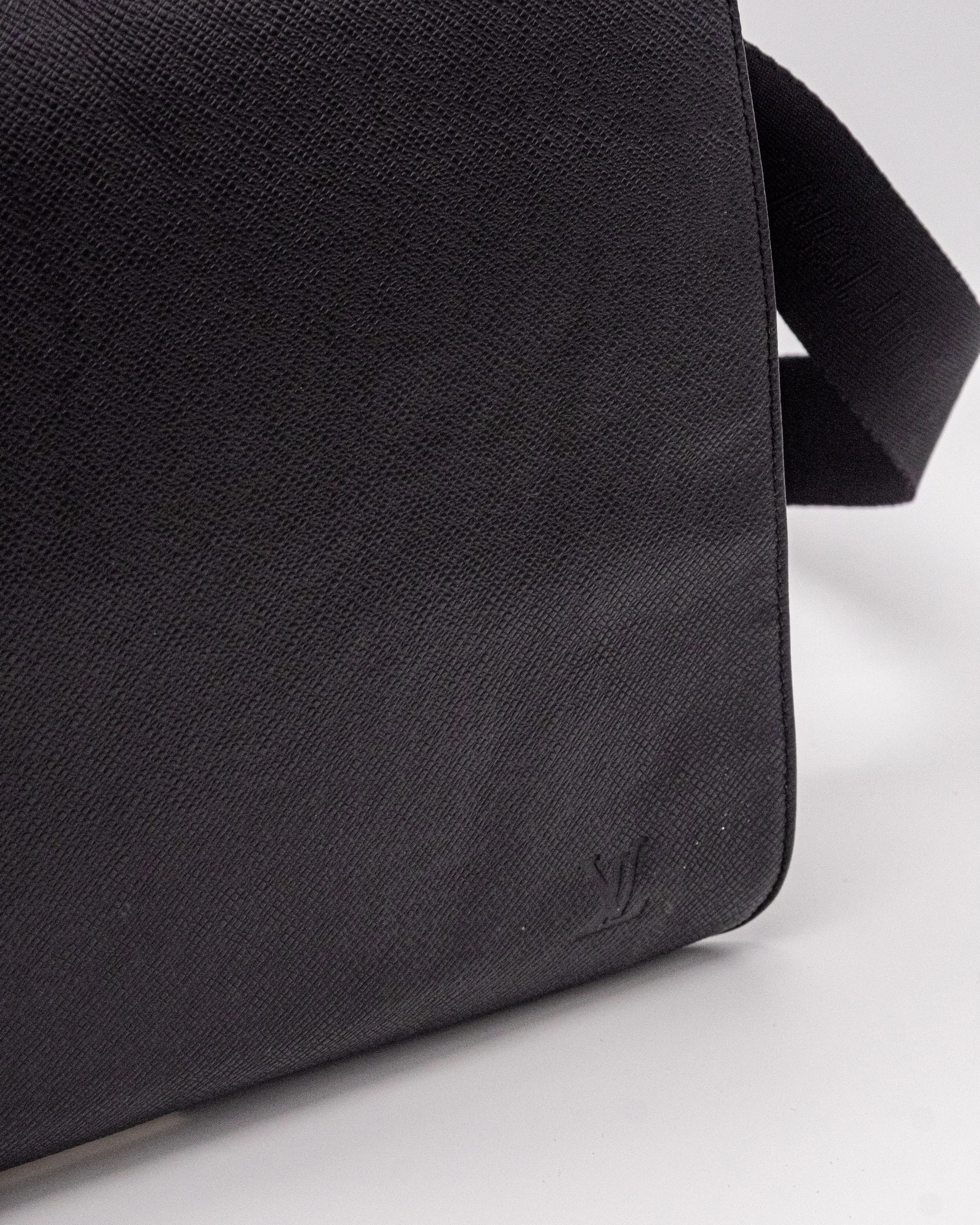 Louis Vuitton Messenger Bag